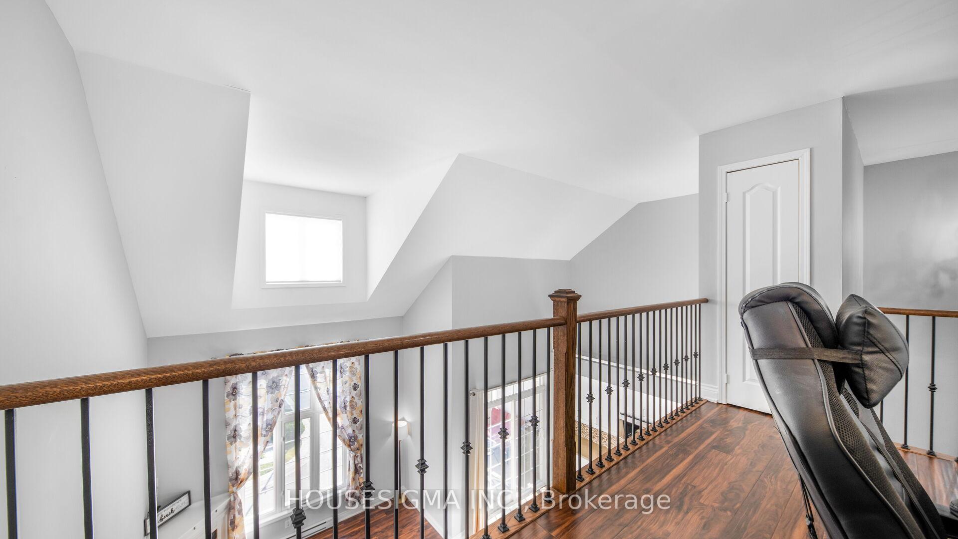 Photo 23 of 18 Lovegrove Lane, Ajax, Central — HOMEH