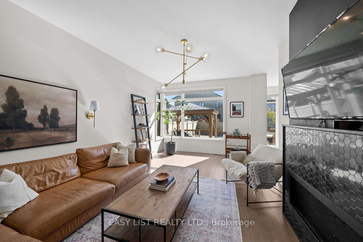 Photo 16 of 775 Carnelian Crescent, Ottawa, Riverside South/Gloucester Glen — HOMEH