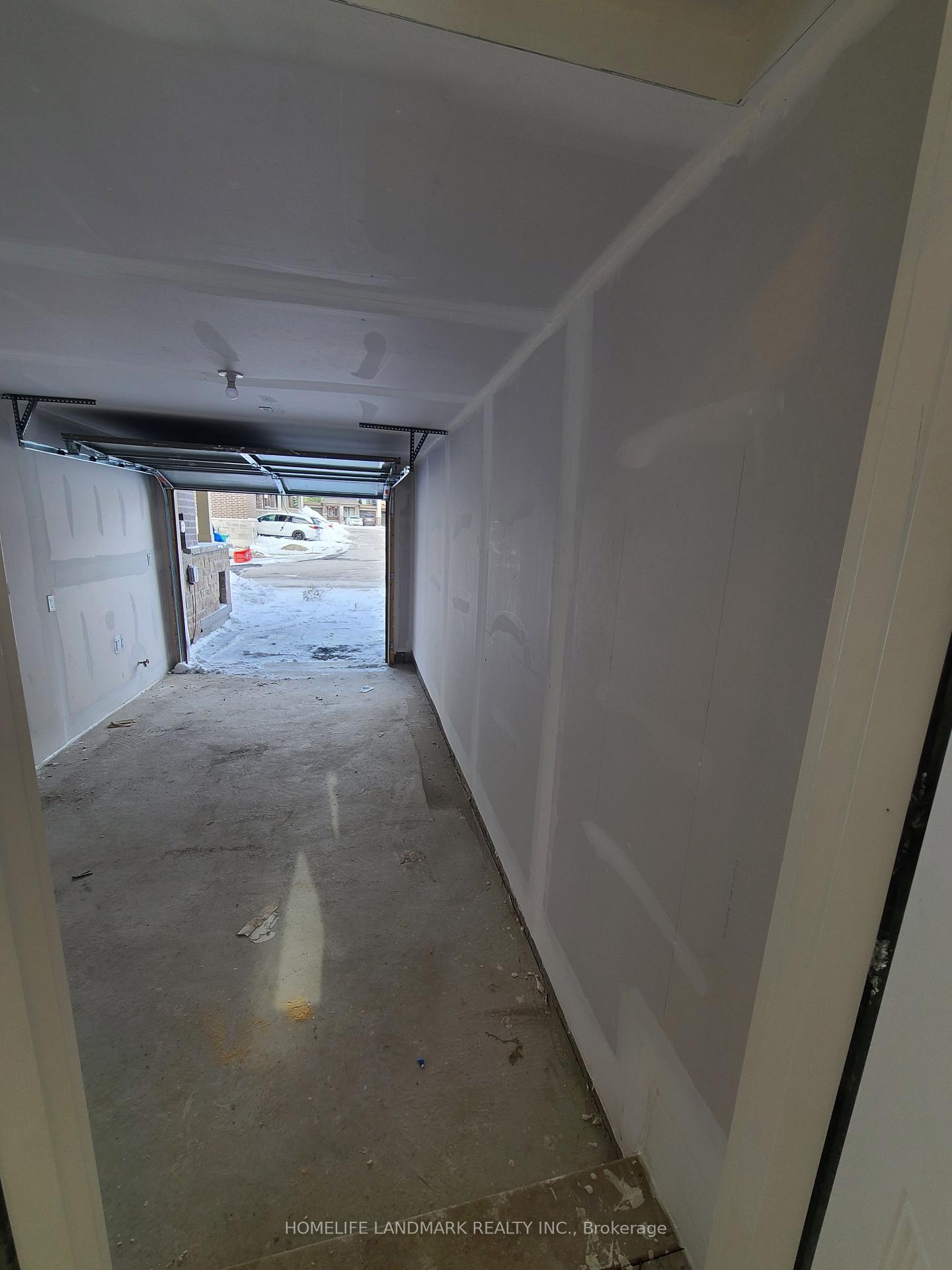 Photo 12 of 51 Bavin Street, Clarington, Bowmanville — HOMEH