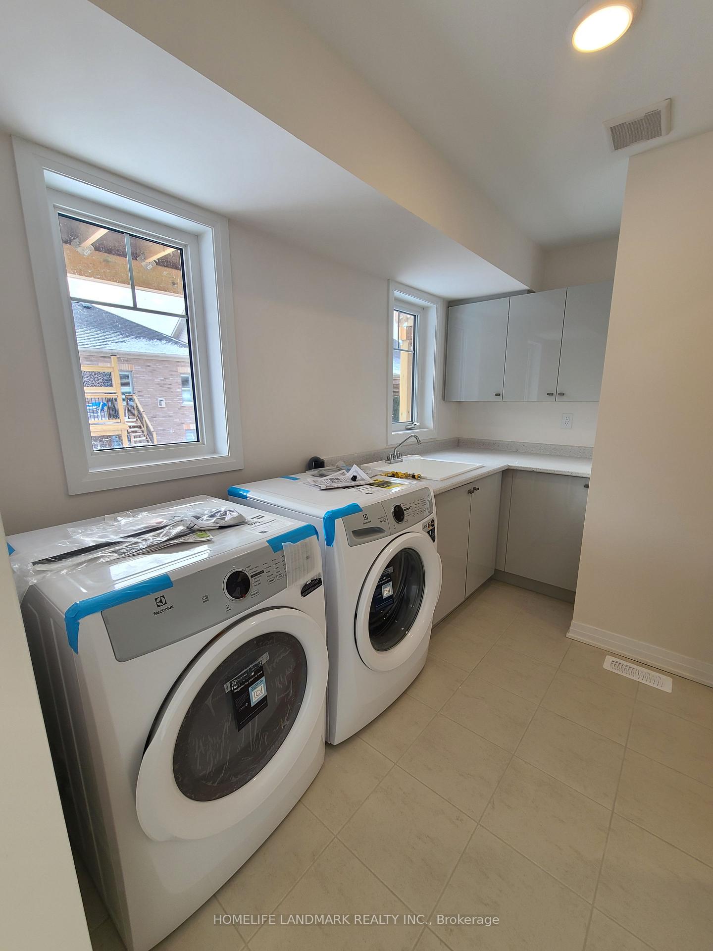 Photo 13 of 51 Bavin Street, Clarington, Bowmanville — HOMEH