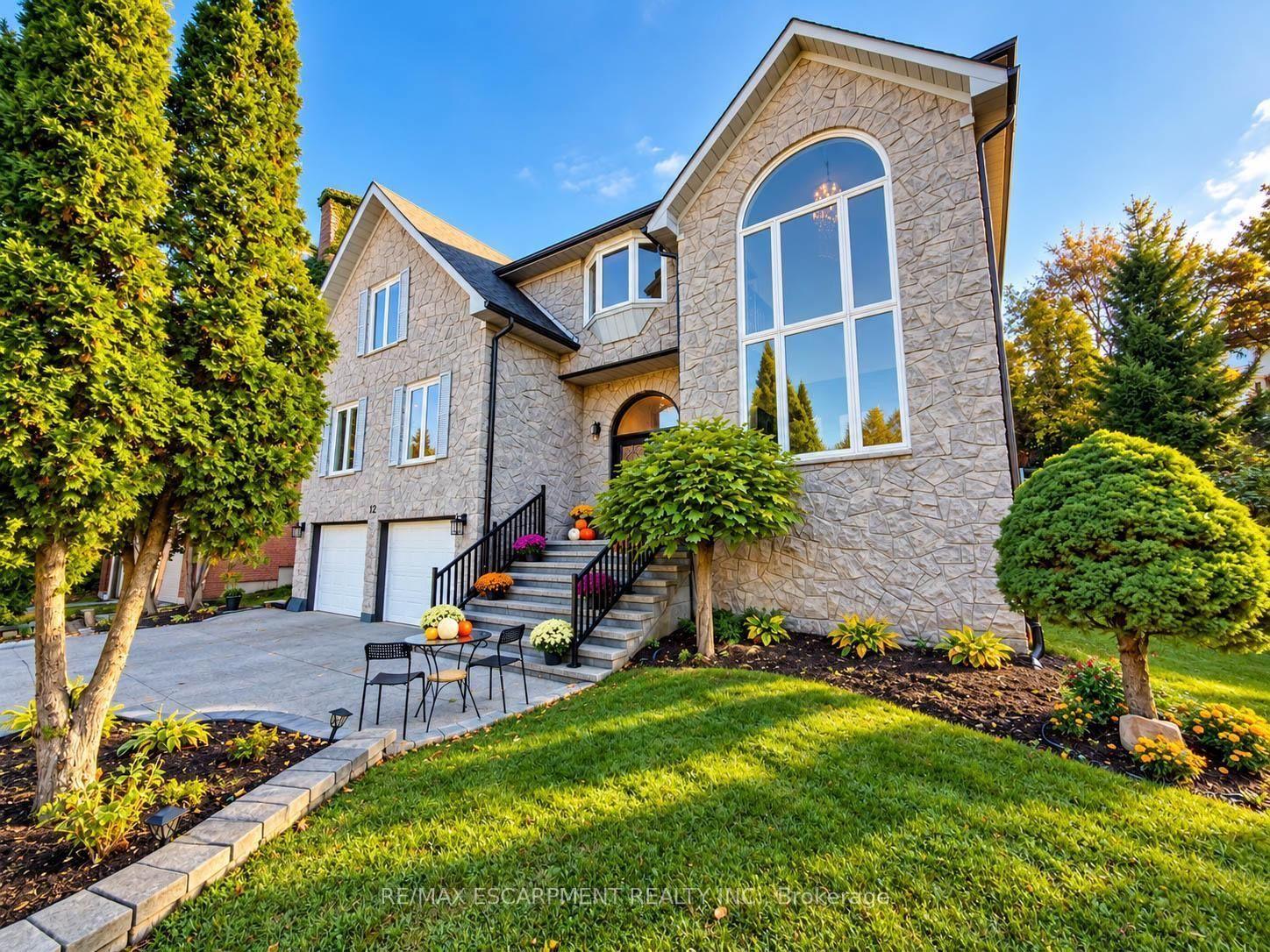 Photo 2 of 12 Sundrop Court, Hamilton, Iroquoia Heights — HOMEH
