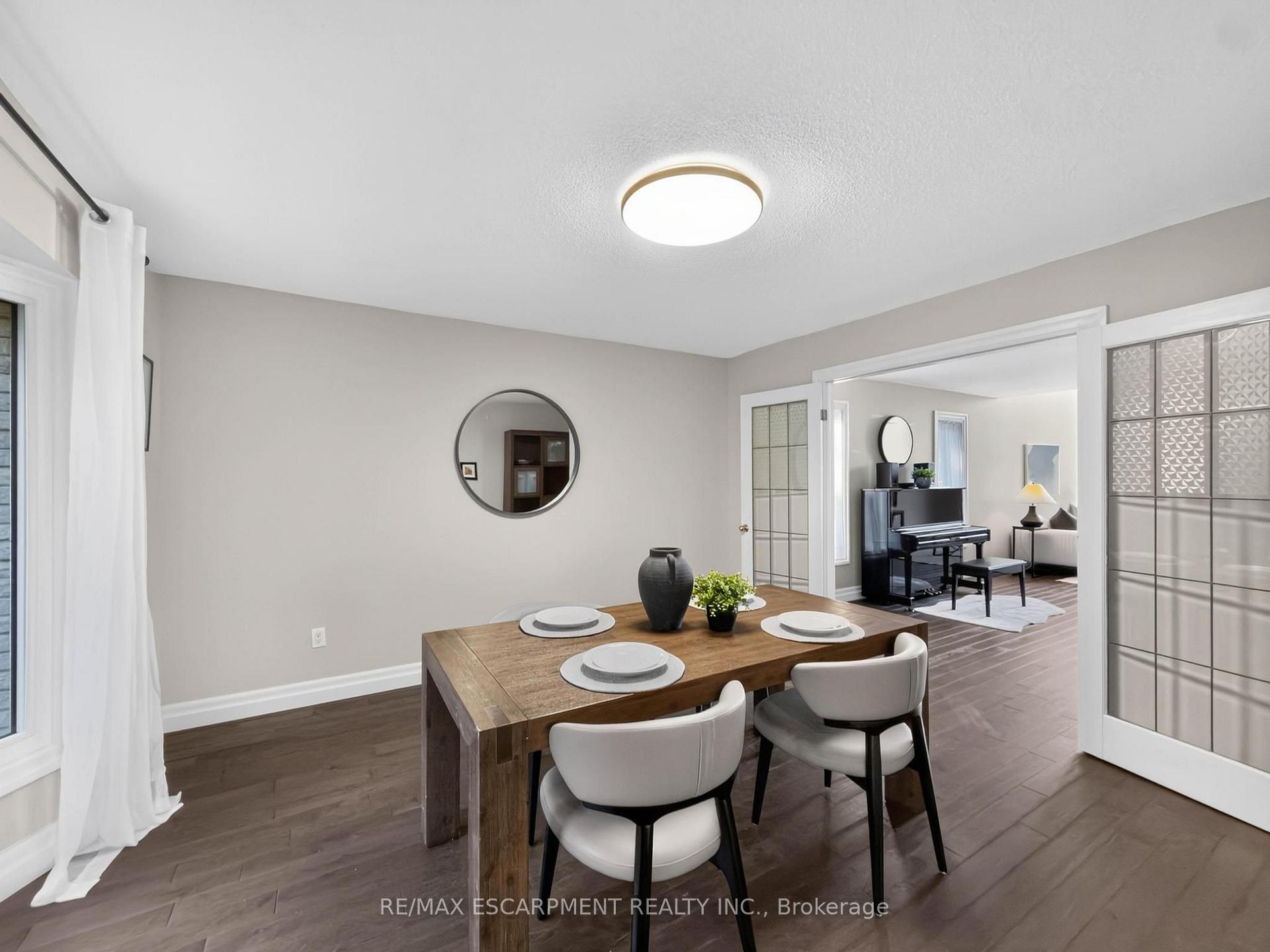 Photo 10 of 12 Sundrop Court, Hamilton, Iroquoia Heights — HOMEH
