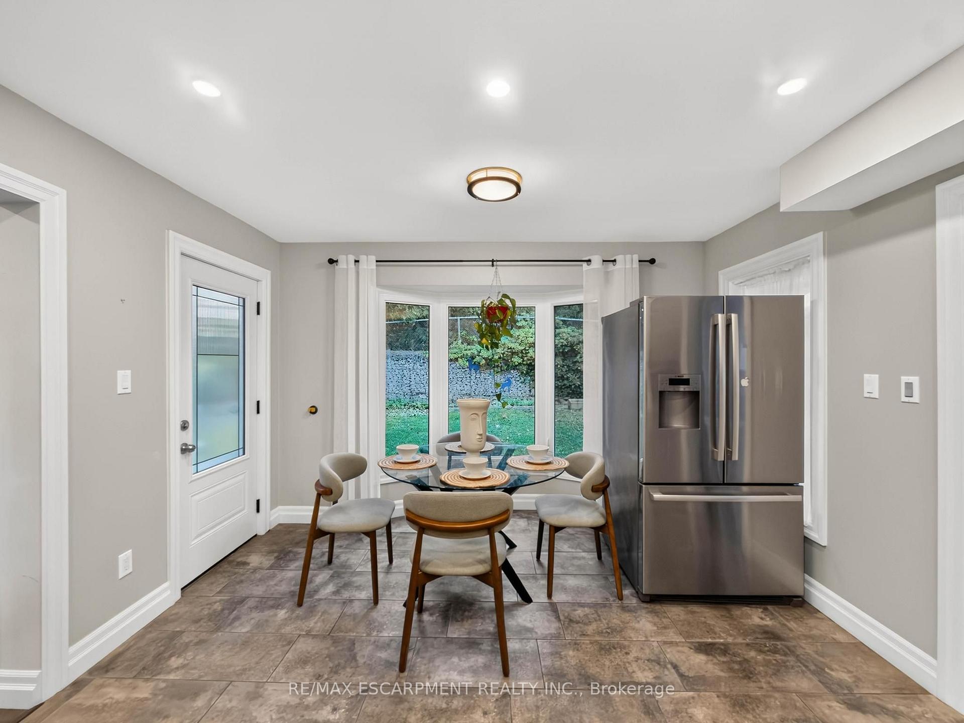 Photo 15 of 12 Sundrop Court, Hamilton, Iroquoia Heights — HOMEH