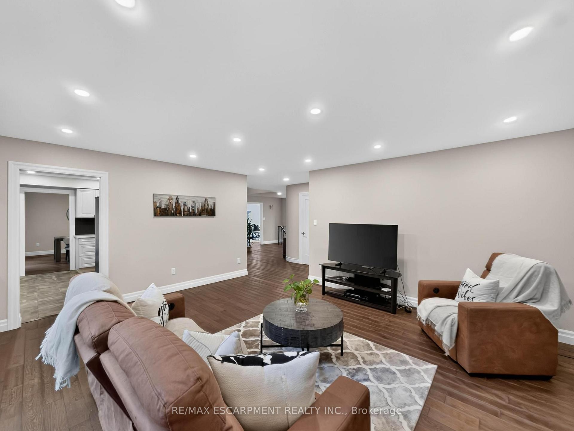 Photo 19 of 12 Sundrop Court, Hamilton, Iroquoia Heights — HOMEH