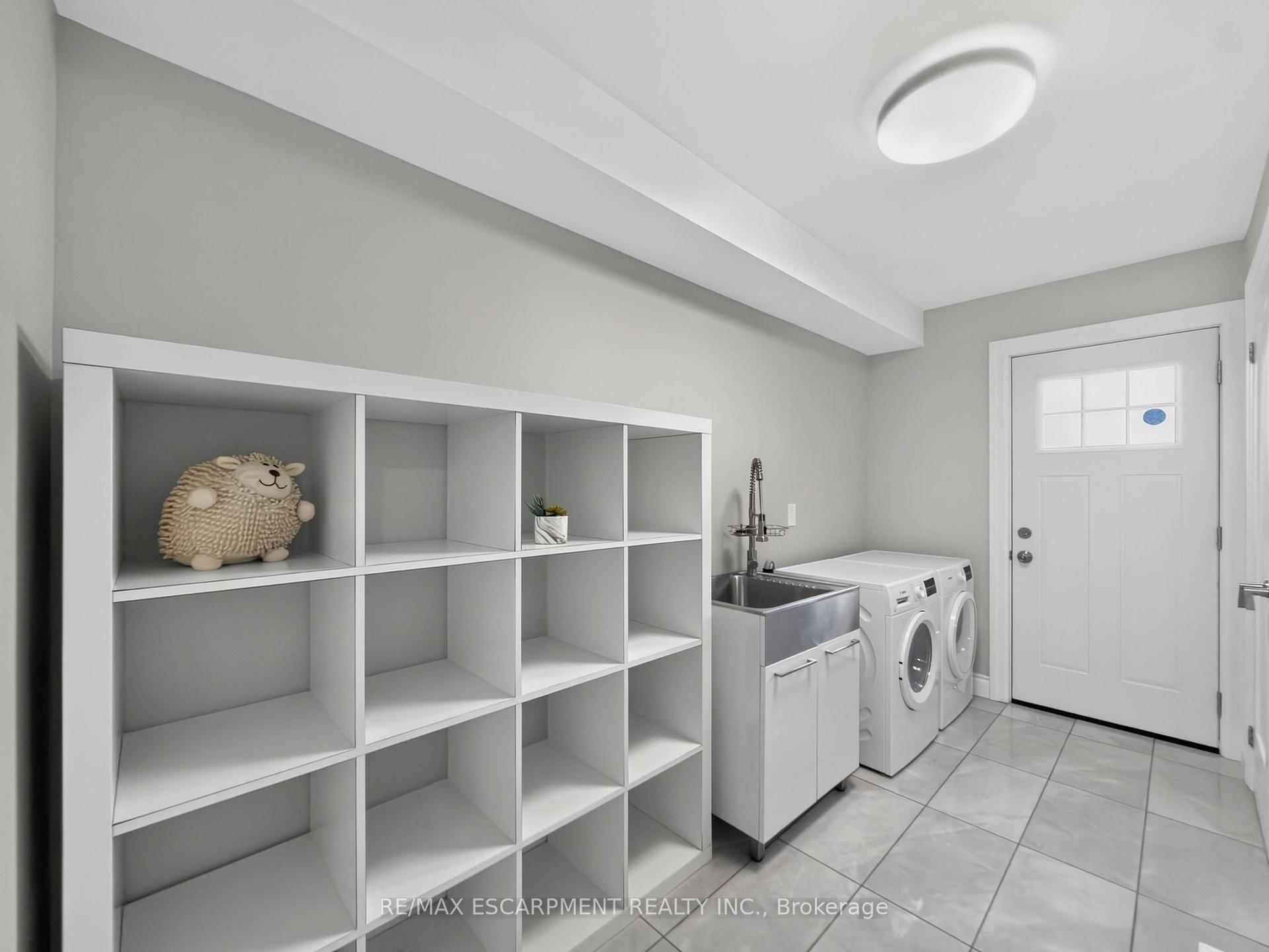 Photo 20 of 12 Sundrop Court, Hamilton, Iroquoia Heights — HOMEH