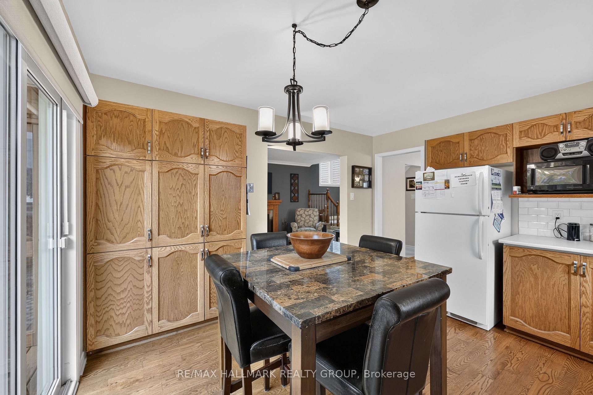 Photo 13 of 684 Mathieu Way, Ottawa, Fallingbrook/Pineridge — HOMEH