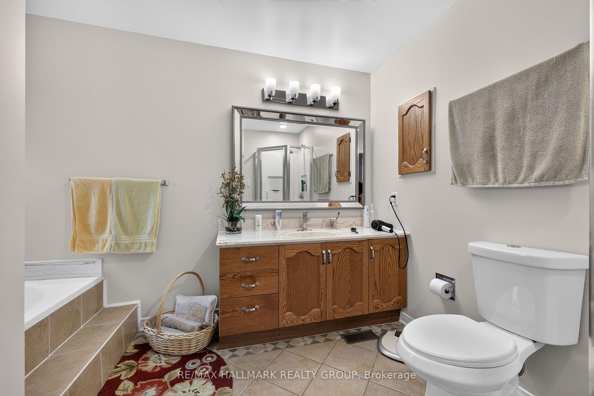 Photo 22 of 684 Mathieu Way, Ottawa, Fallingbrook/Pineridge — HOMEH