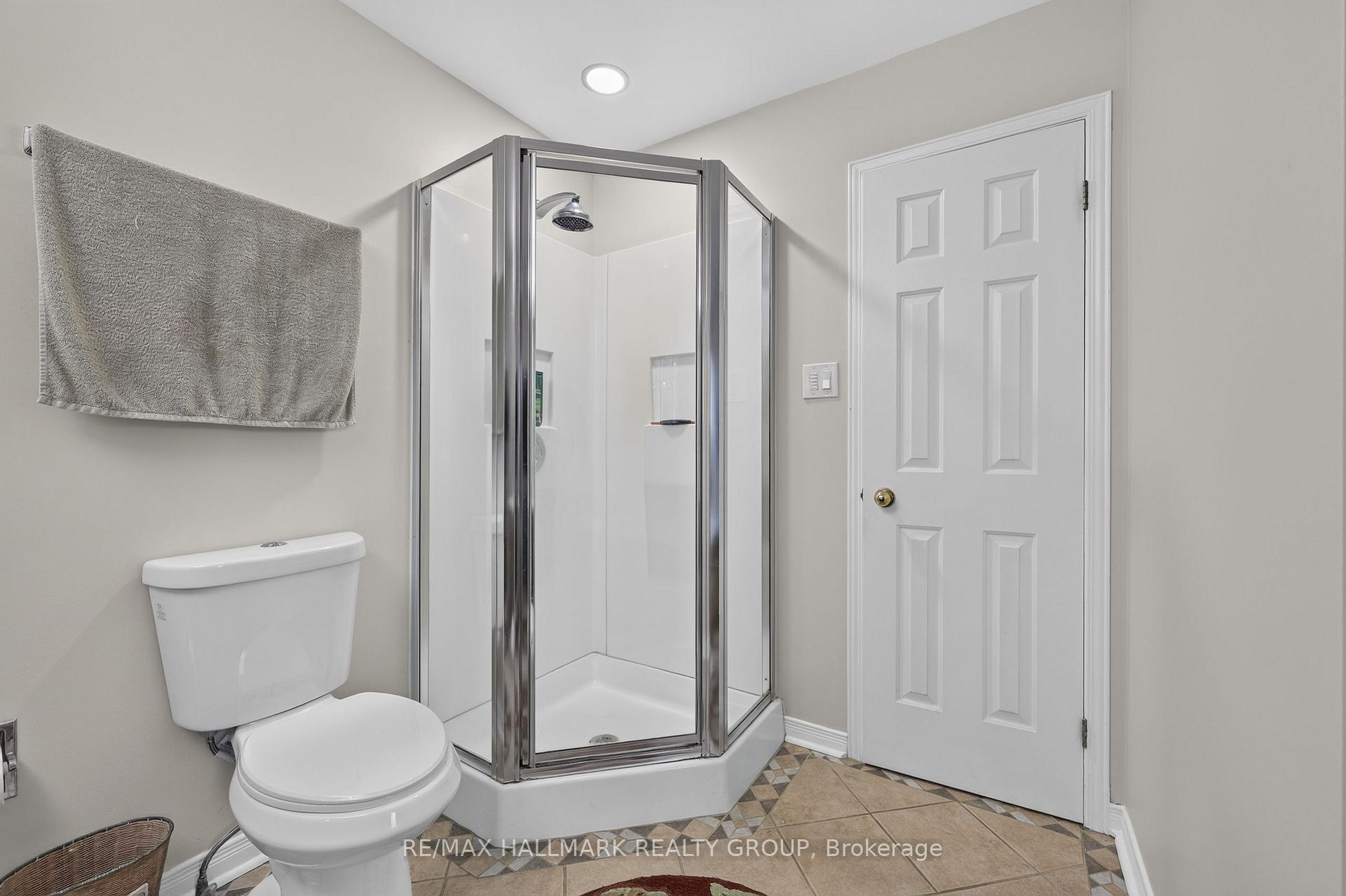Photo 24 of 684 Mathieu Way, Ottawa, Fallingbrook/Pineridge — HOMEH