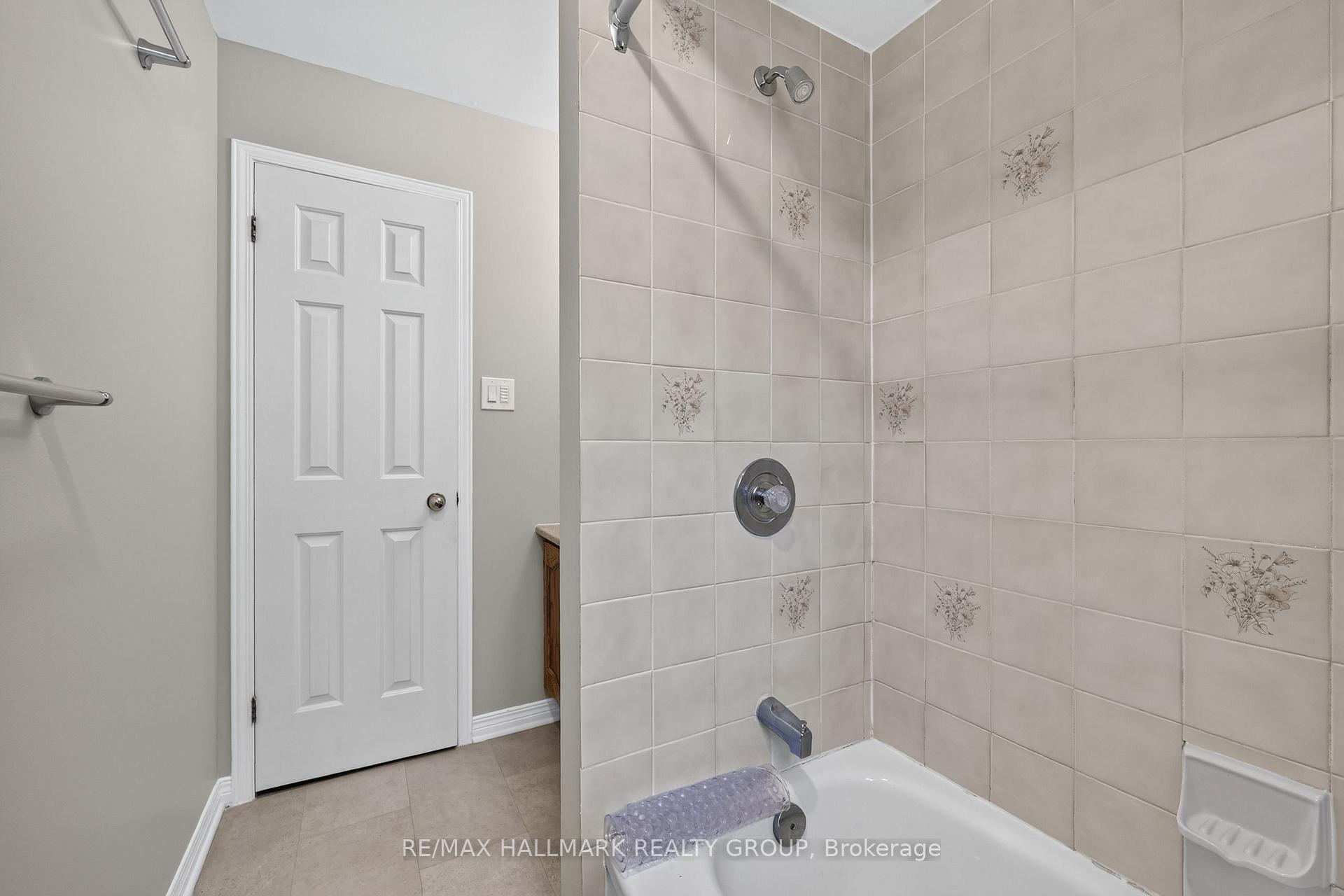 Photo 27 of 684 Mathieu Way, Ottawa, Fallingbrook/Pineridge — HOMEH