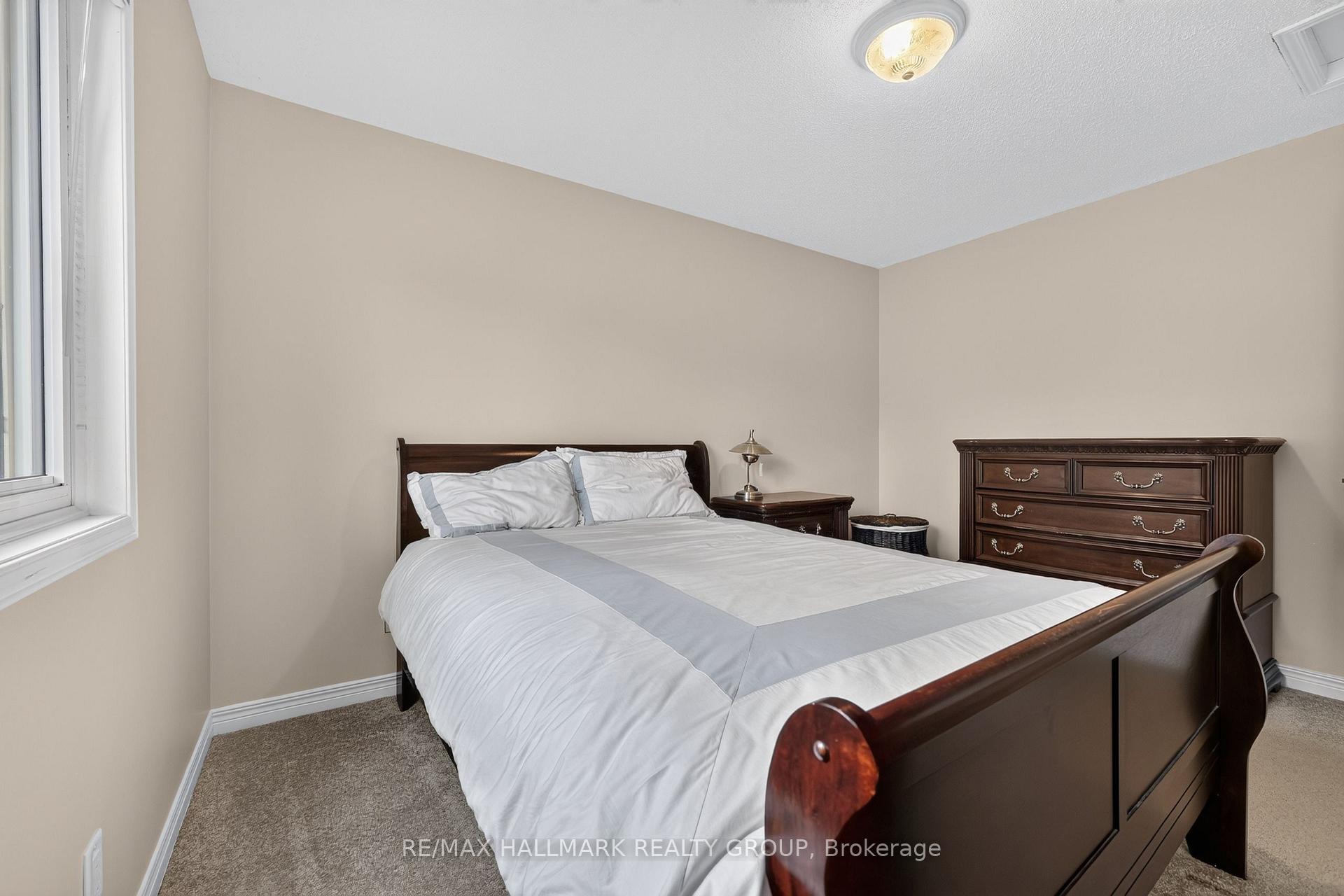 Photo 32 of 684 Mathieu Way, Ottawa, Fallingbrook/Pineridge — HOMEH