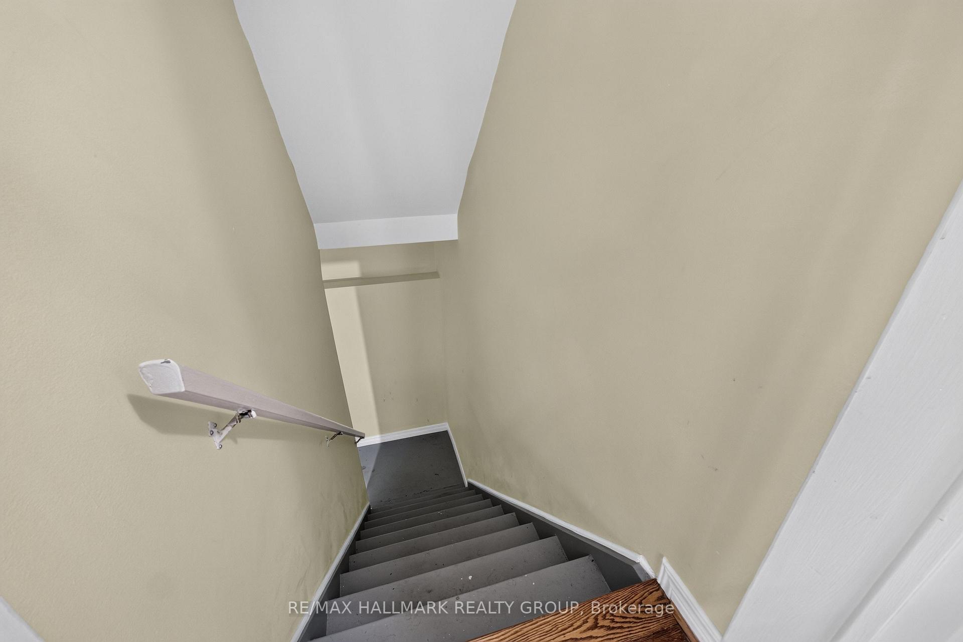 Photo 33 of 684 Mathieu Way, Ottawa, Fallingbrook/Pineridge — HOMEH