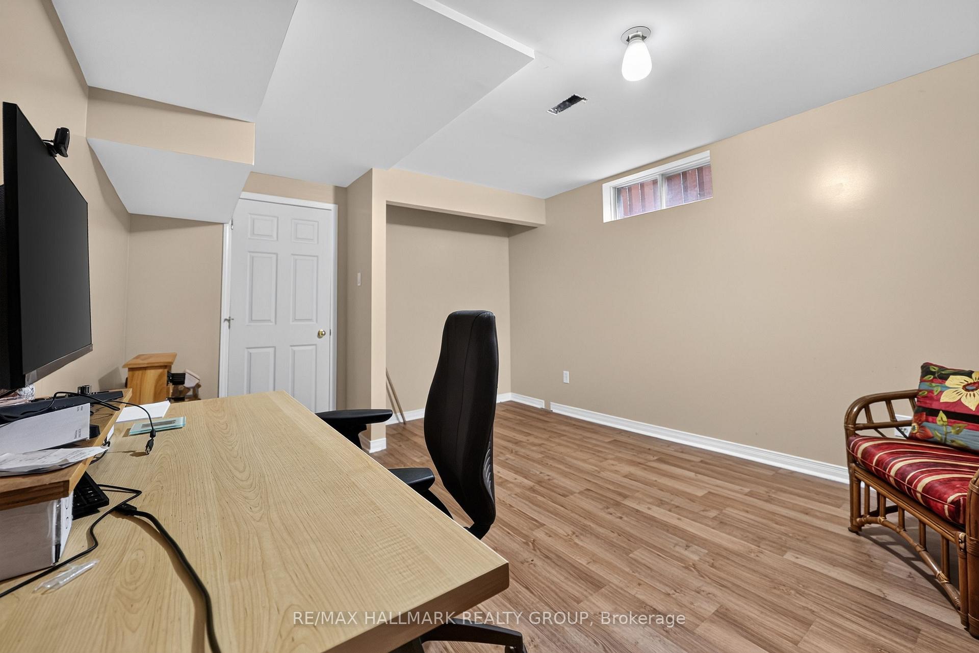 Photo 36 of 684 Mathieu Way, Ottawa, Fallingbrook/Pineridge — HOMEH