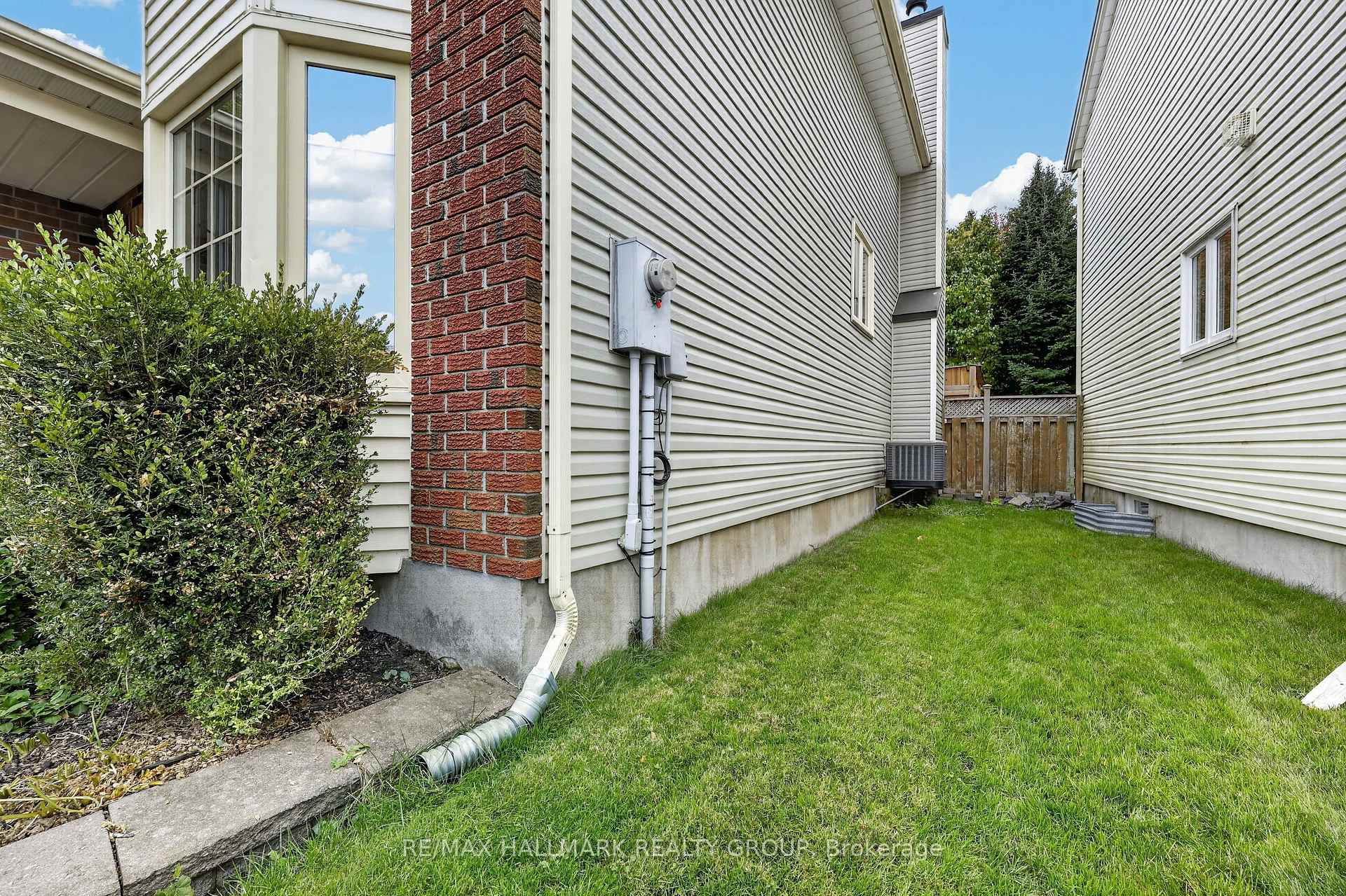 Photo 46 of 684 Mathieu Way, Ottawa, Fallingbrook/Pineridge — HOMEH