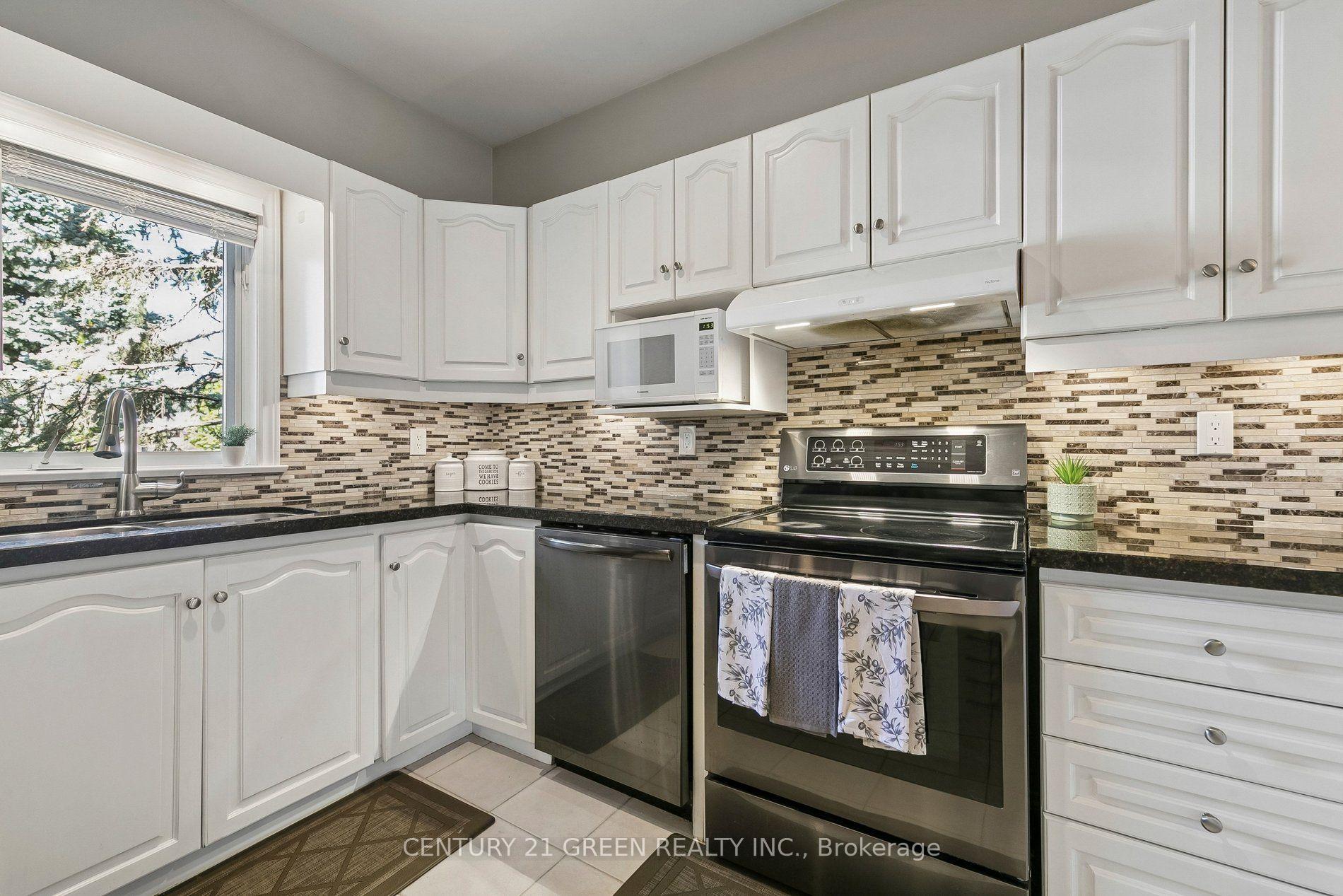 Photo 16 of 2024 Grovetree Lane, Burlington, Brant — HOMEH
