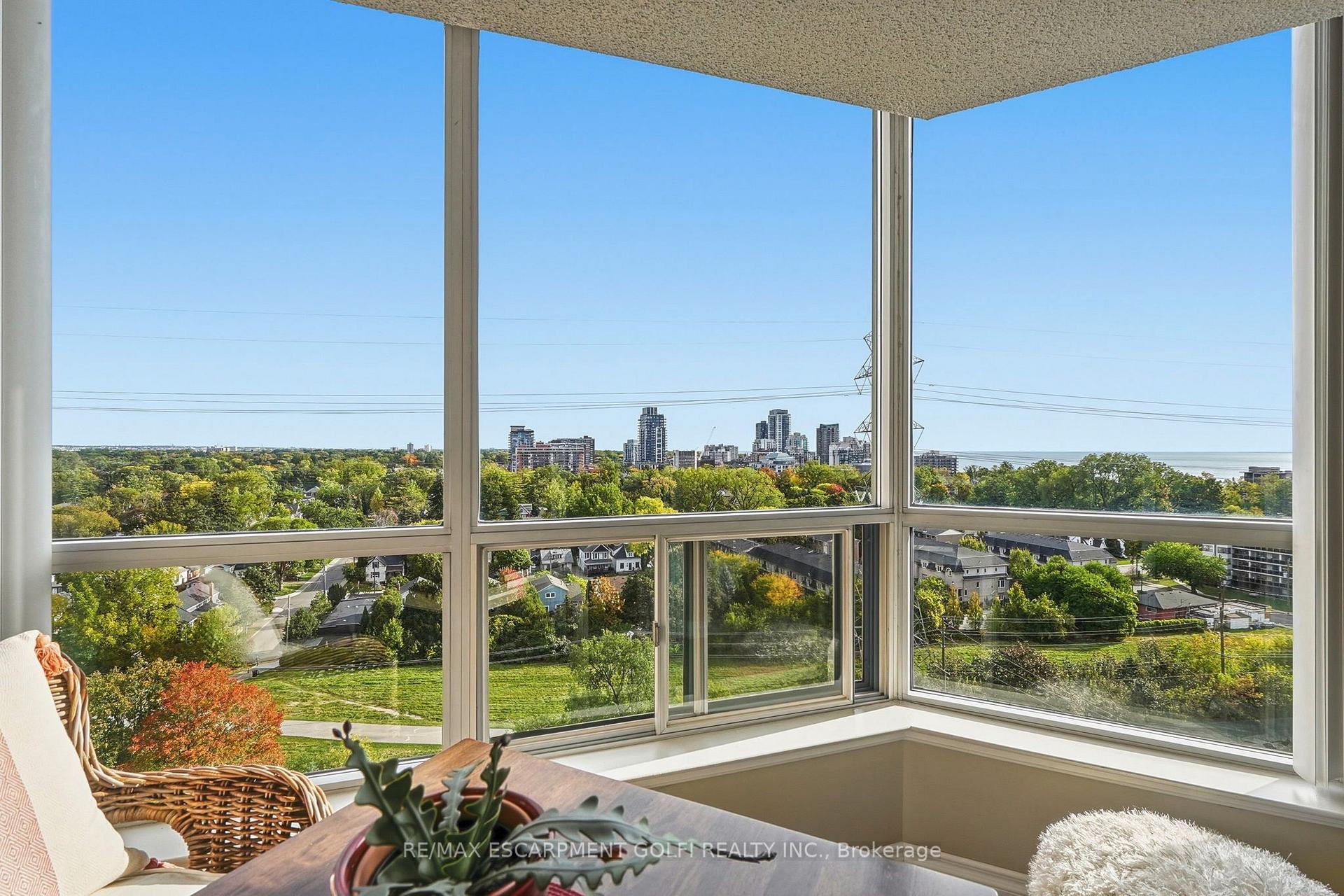 Photo of Unit 1406, 1276 Maple Crossing Boulevard