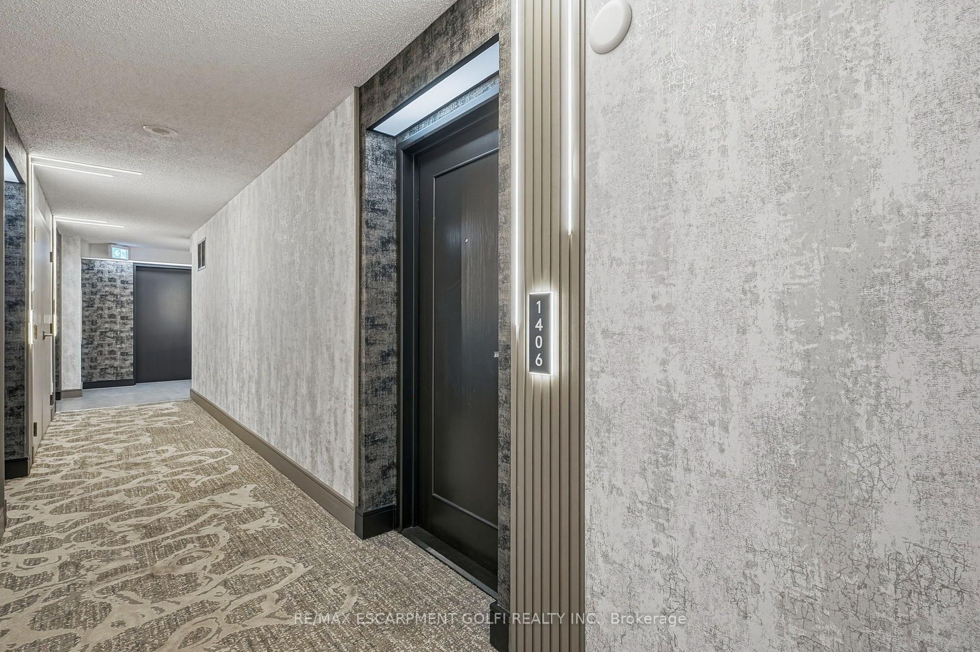 Photo 5 of Unit 1406, 1276 Maple Crossing Boulevard, Burlington, Roseland — HOMEH