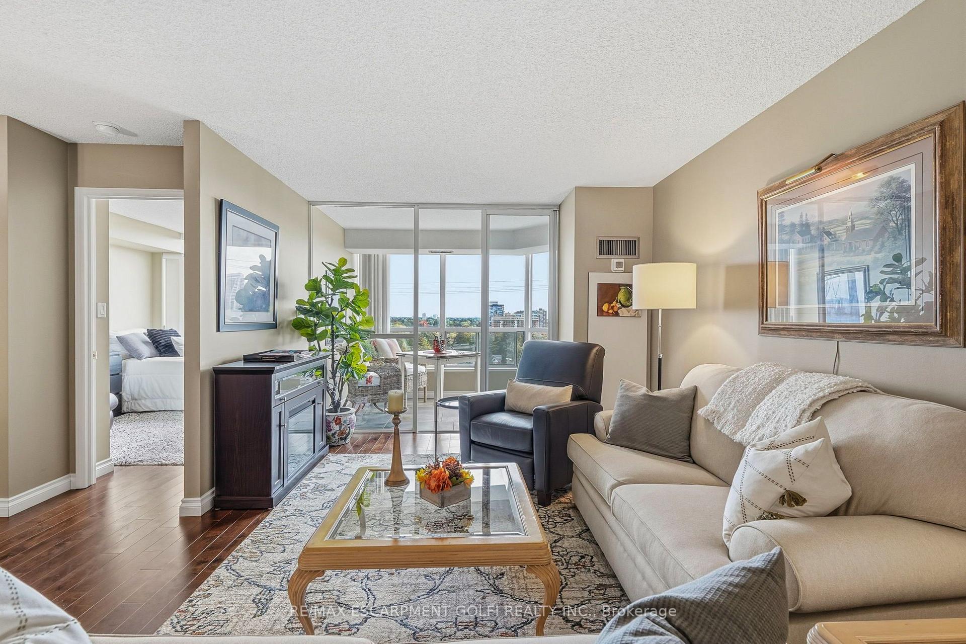 Photo 12 of Unit 1406, 1276 Maple Crossing Boulevard, Burlington, Roseland — HOMEH