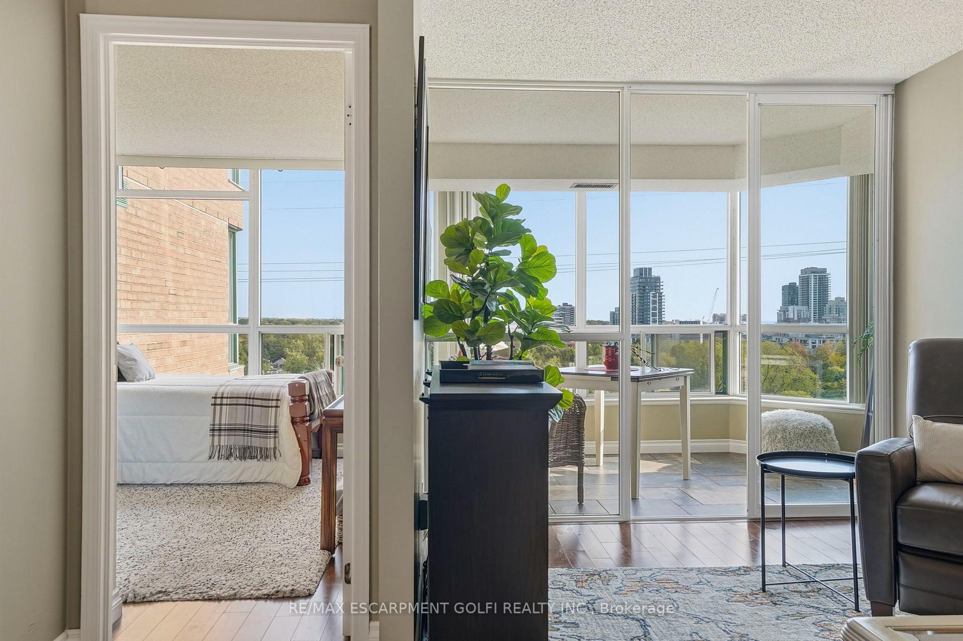 Photo 13 of Unit 1406, 1276 Maple Crossing Boulevard, Burlington, Roseland — HOMEH