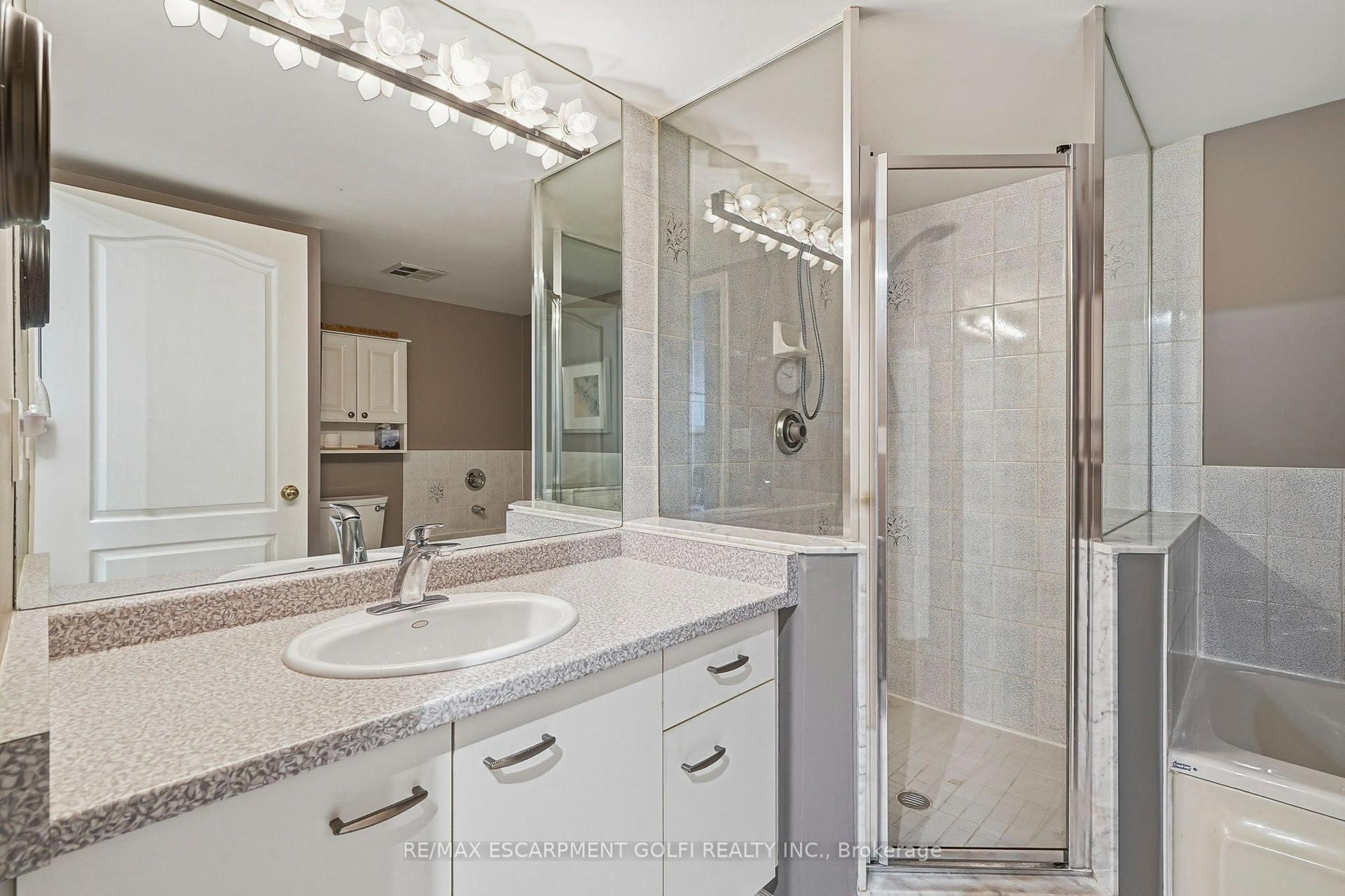 Photo 19 of Unit 1406, 1276 Maple Crossing Boulevard, Burlington, Roseland — HOMEH