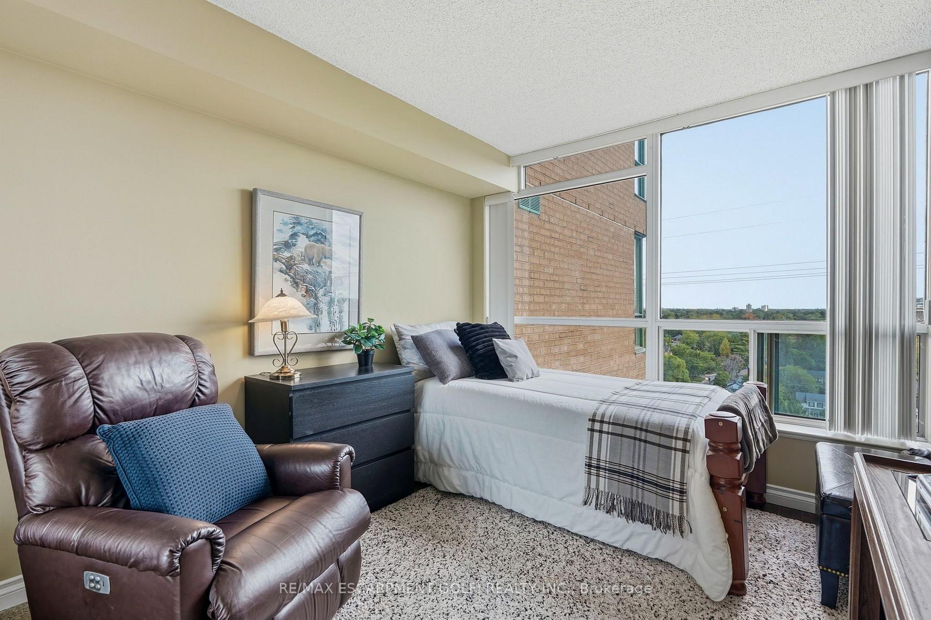 Photo 22 of Unit 1406, 1276 Maple Crossing Boulevard, Burlington, Roseland — HOMEH
