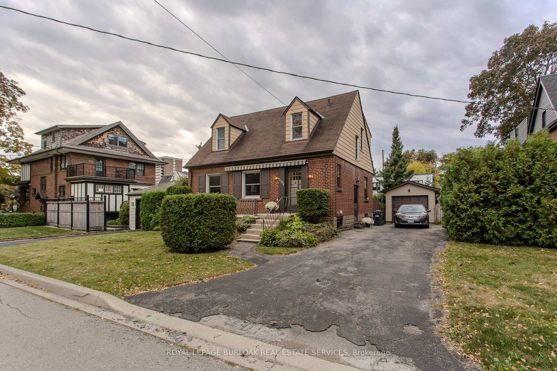 Photo 7 of 2104 Emerald Crescent, Burlington, Brant — HOMEH