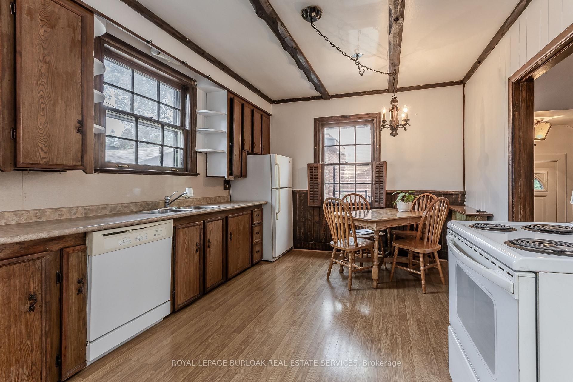 Photo 17 of 2104 Emerald Crescent, Burlington, Brant — HOMEH