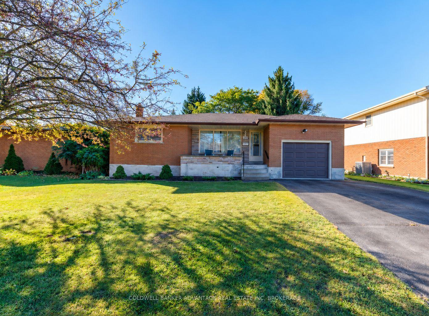 Photo 3 of 231 Price Avenue, Welland, Prince Charles — HOMEH