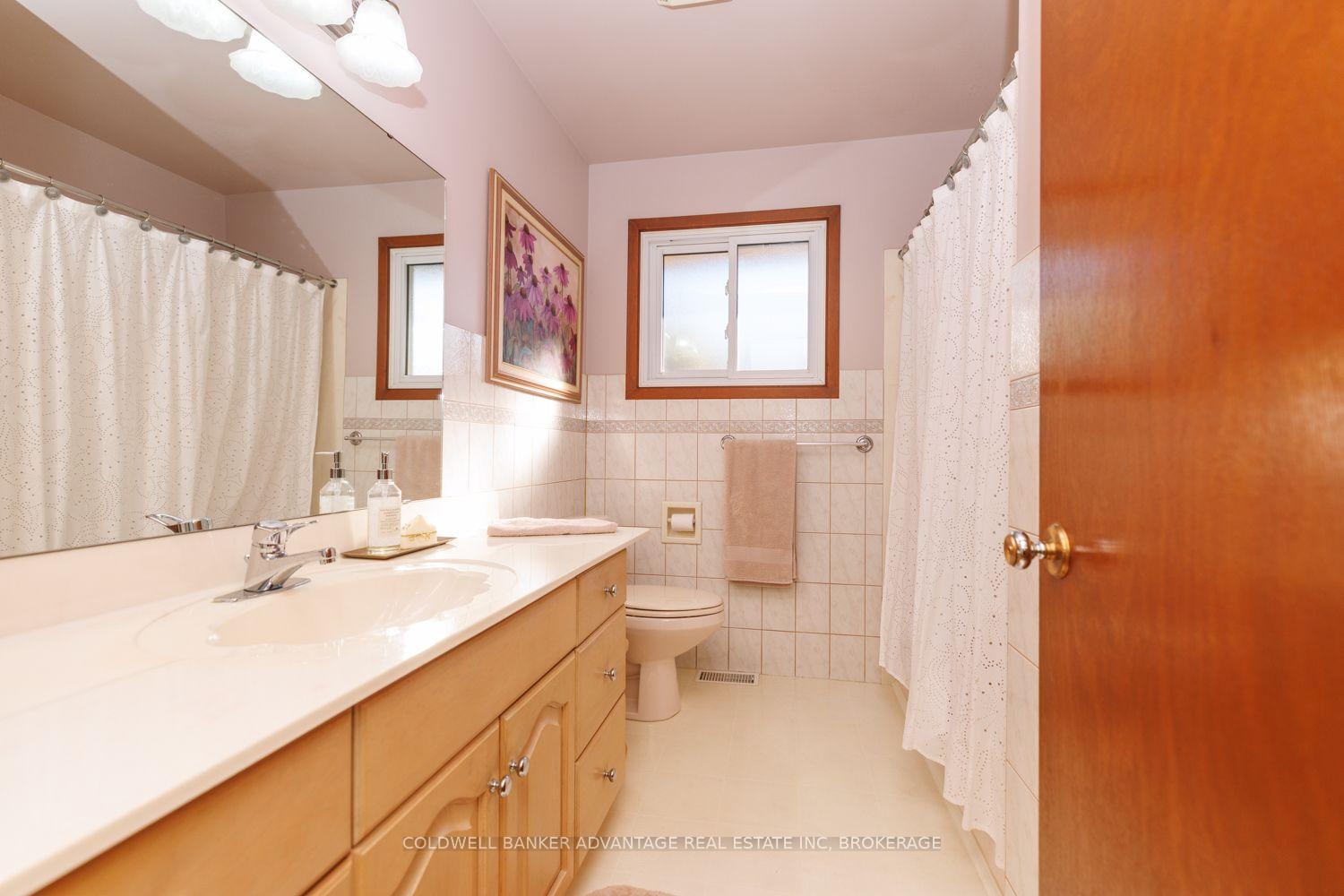 Photo 17 of 231 Price Avenue, Welland, Prince Charles — HOMEH