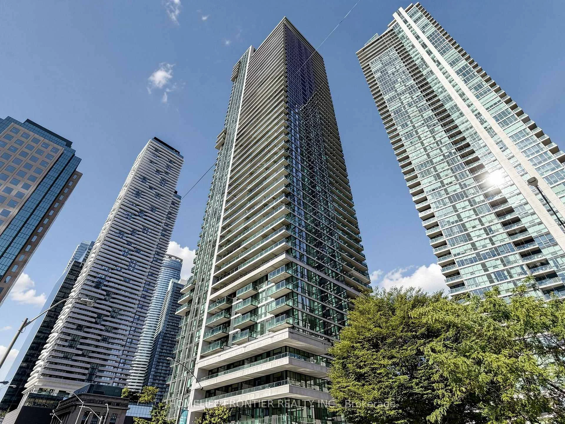 Photo of Unit 707, 33 Bay Street
