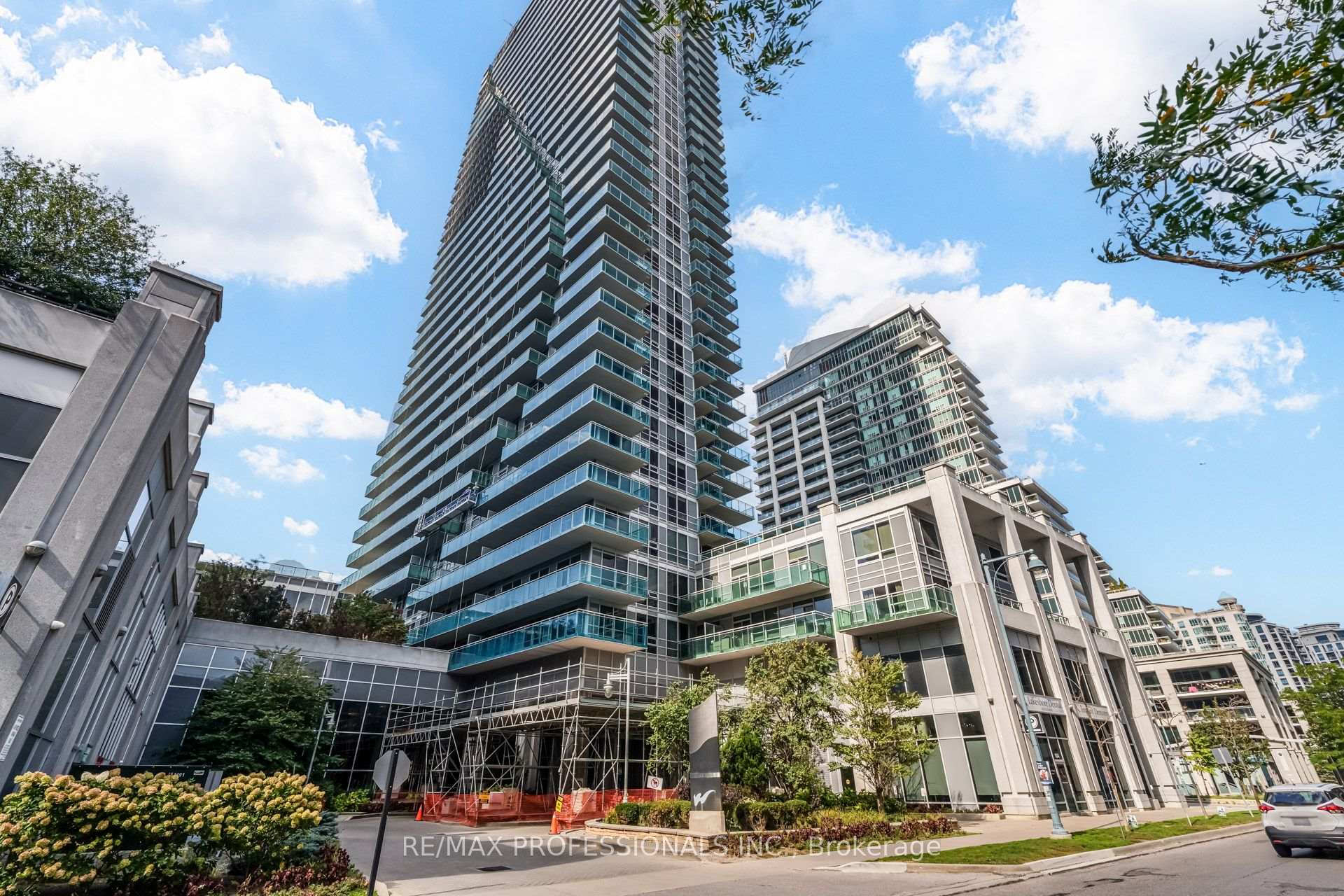 Photo 2 of Unit 3701, 16 Brookers Lane, Etobicoke, Mimico — HOMEH