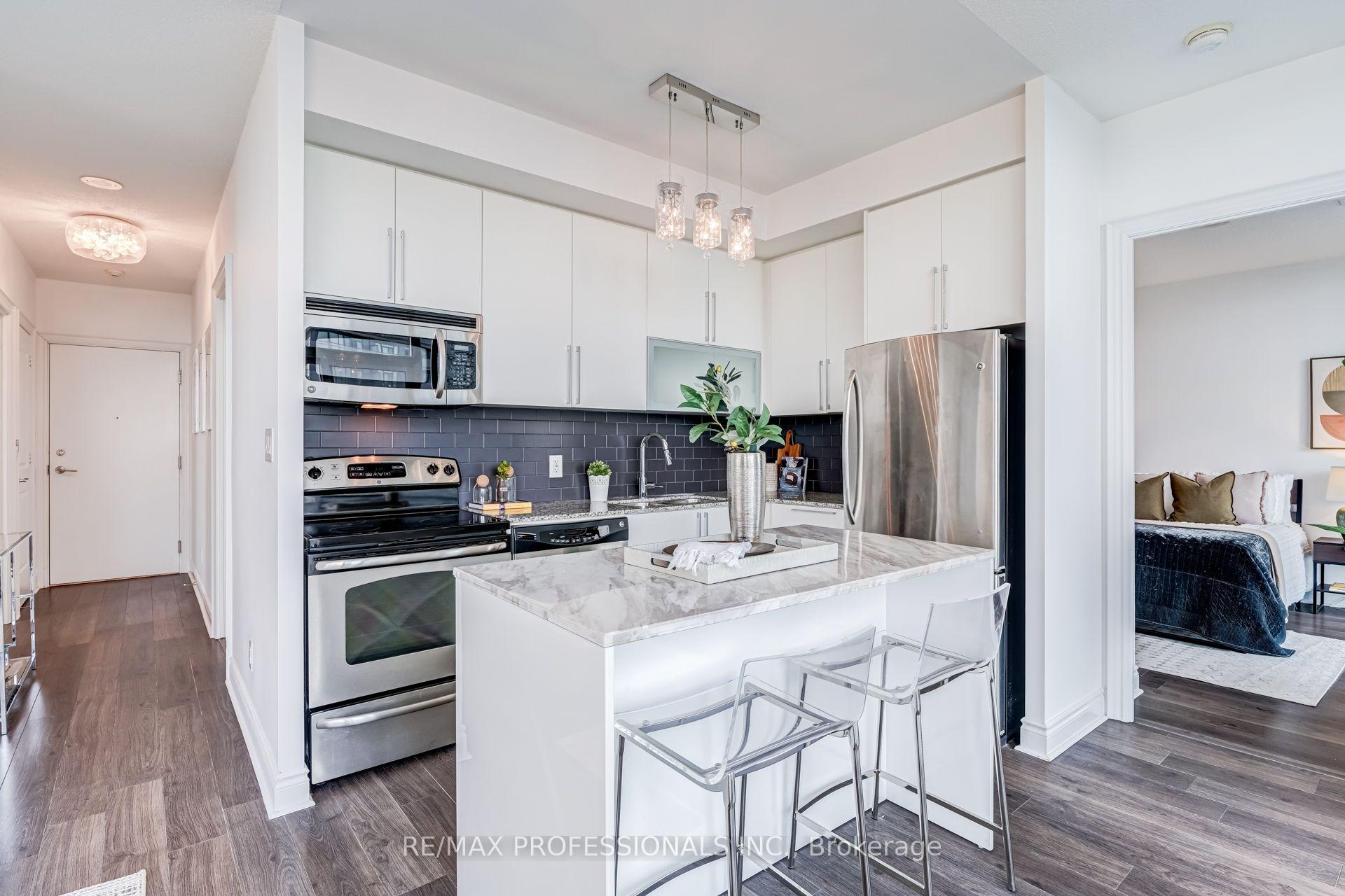 Photo 9 of Unit 3701, 16 Brookers Lane, Etobicoke, Mimico — HOMEH