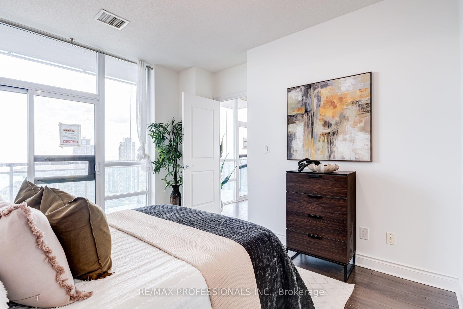 Photo 13 of Unit 3701, 16 Brookers Lane, Etobicoke, Mimico — HOMEH