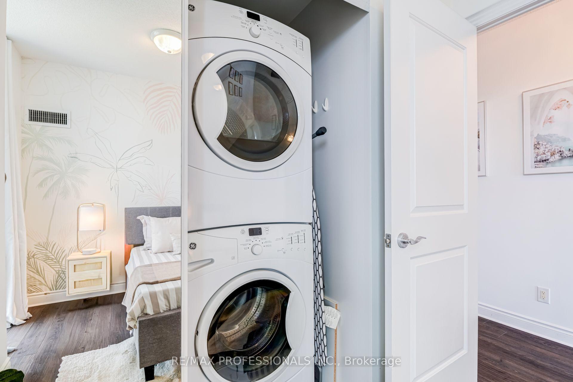 Photo 23 of Unit 3701, 16 Brookers Lane, Etobicoke, Mimico — HOMEH