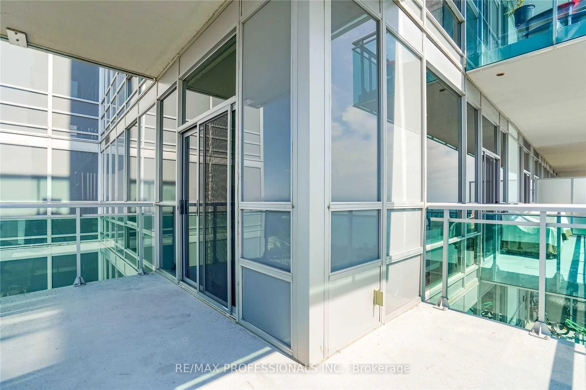 Photo 26 of Unit 3701, 16 Brookers Lane, Etobicoke, Mimico — HOMEH