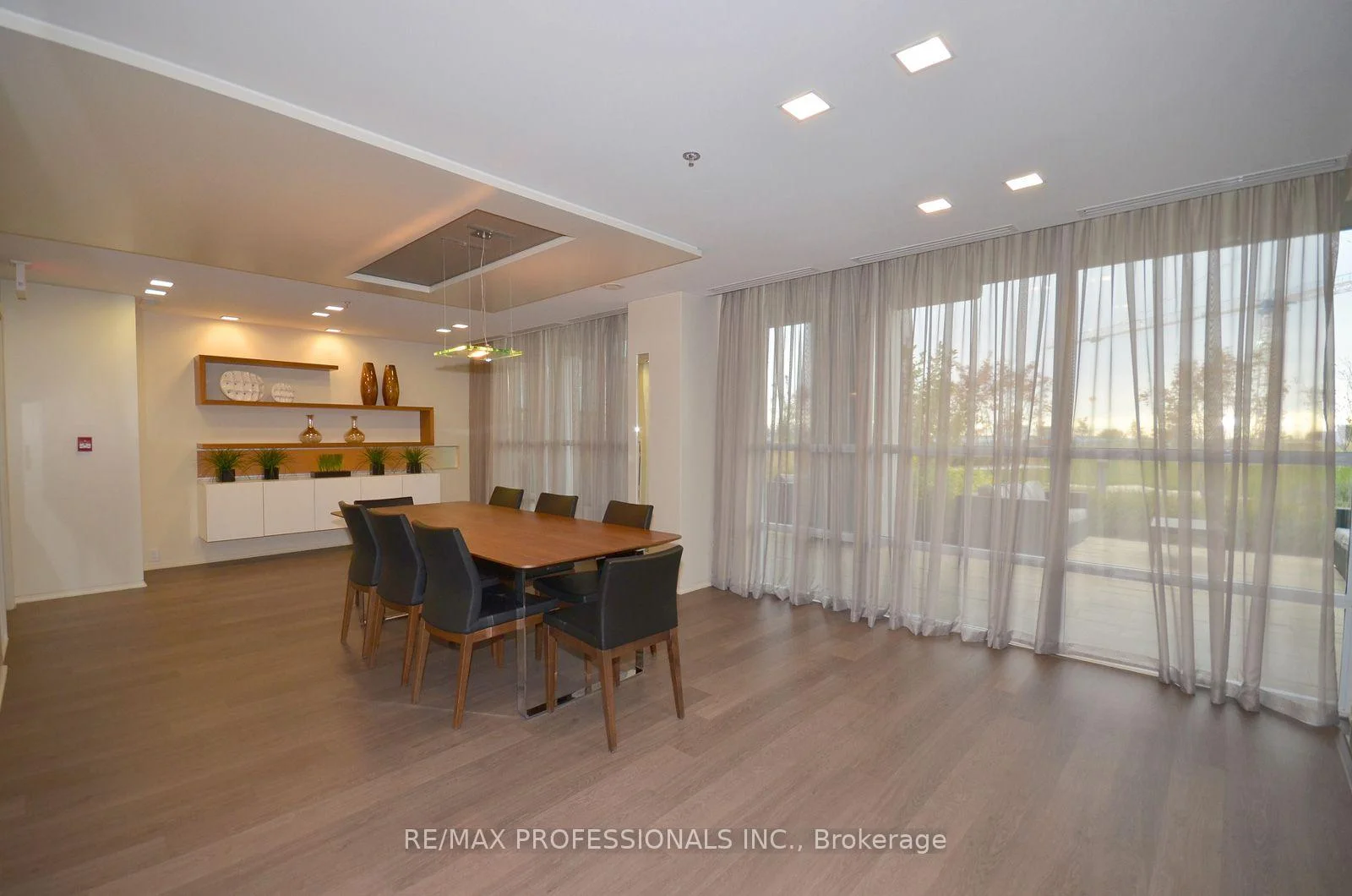 Photo 33 of Unit 3701, 16 Brookers Lane, Etobicoke, Mimico — HOMEH