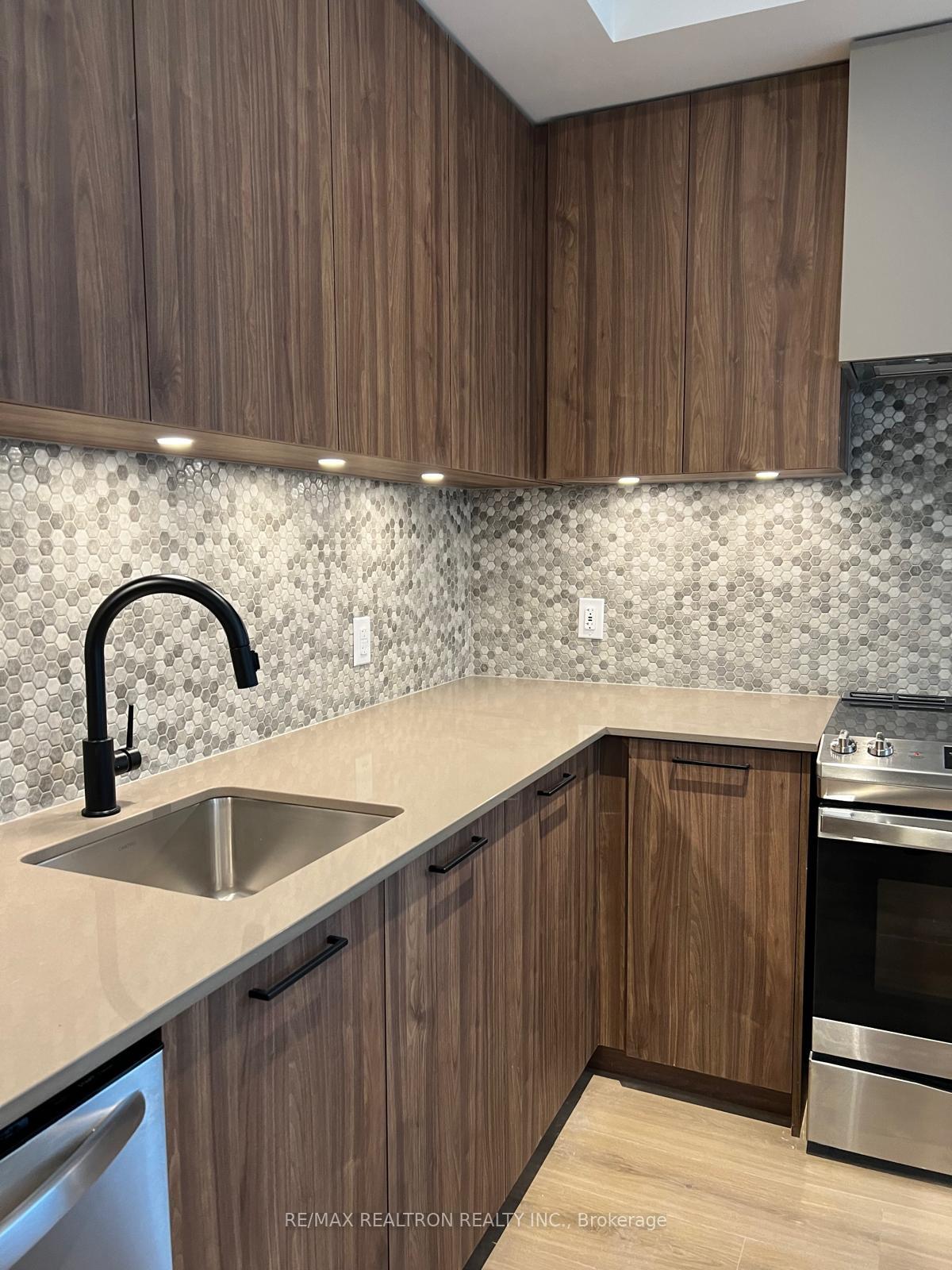 Photo 9 of Unit 15, 20 Lagerfeld Drive, Brampton, Northwest Brampton — HOMEH