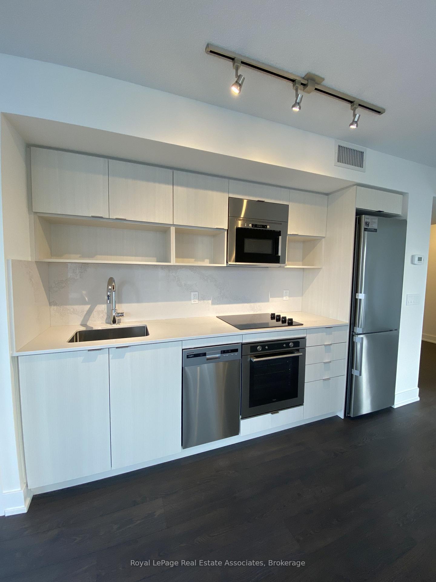 Photo 7 of Unit 702, 7 Mabelle Avenue, Etobicoke, Islington-City Centre West — HOMEH