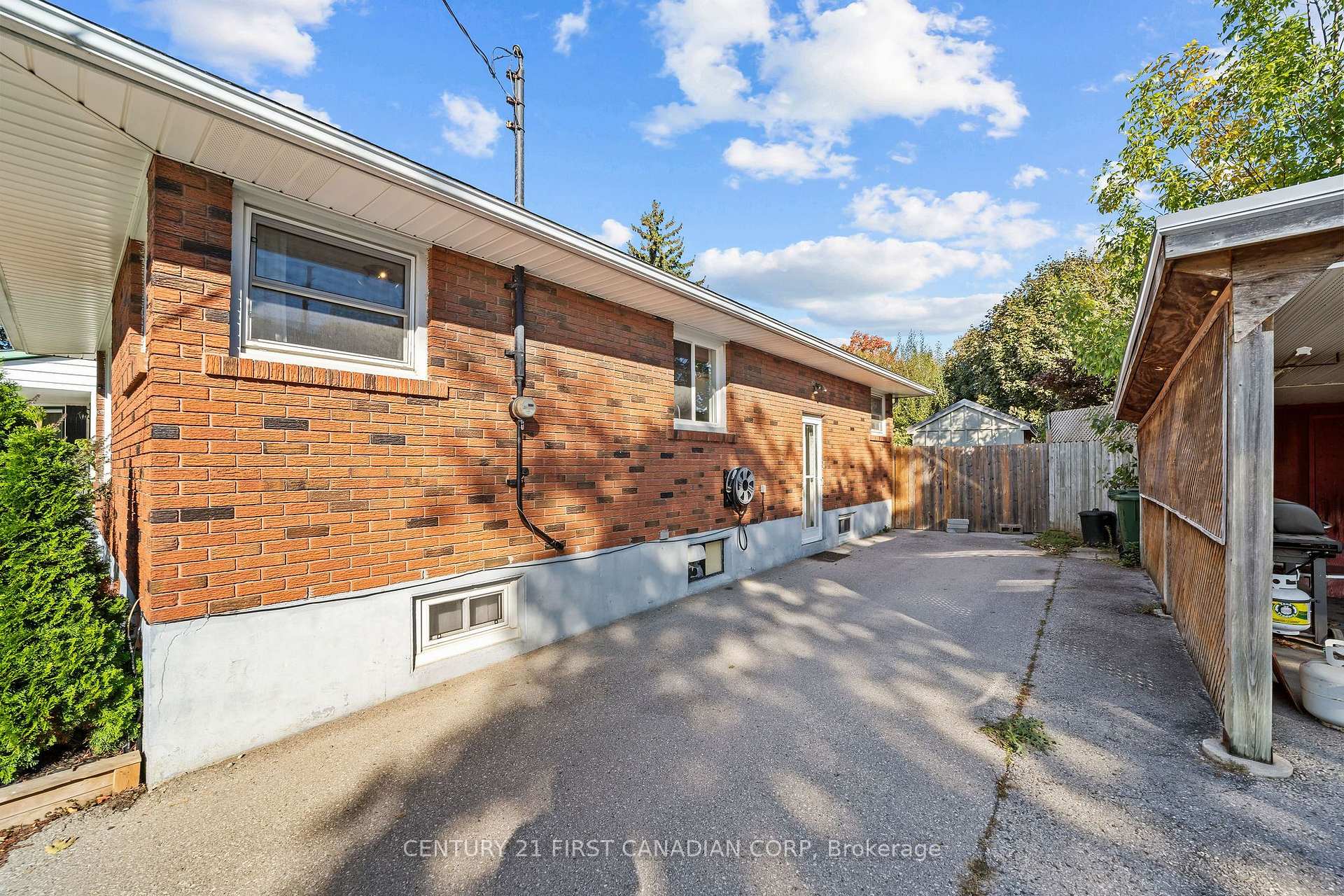 Photo 4 of 180 Forest Avenue, St. Thomas — HOMEH