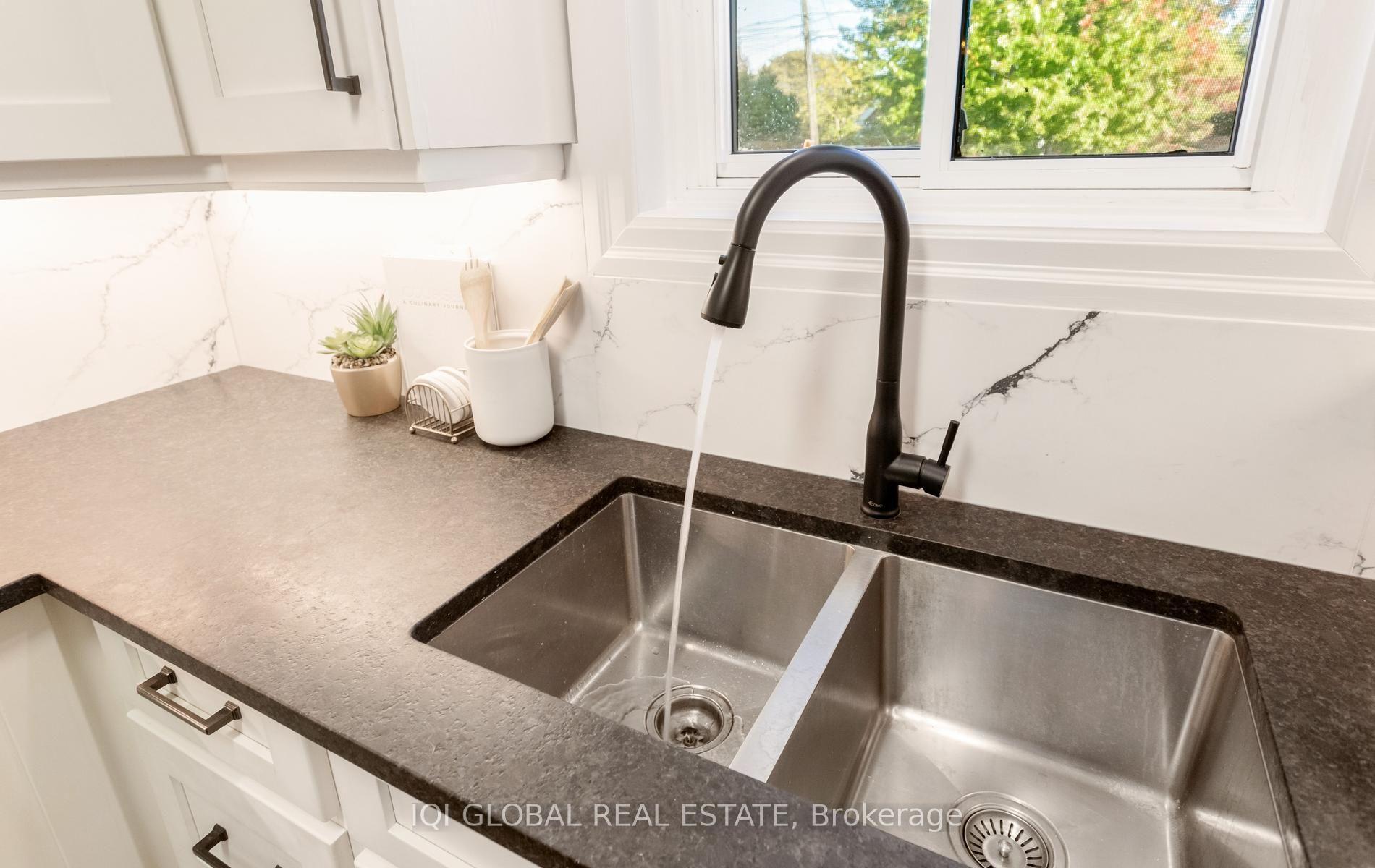 Photo 13 of 504 Brucedale Avenue E, Hamilton, Eastmount — HOMEH