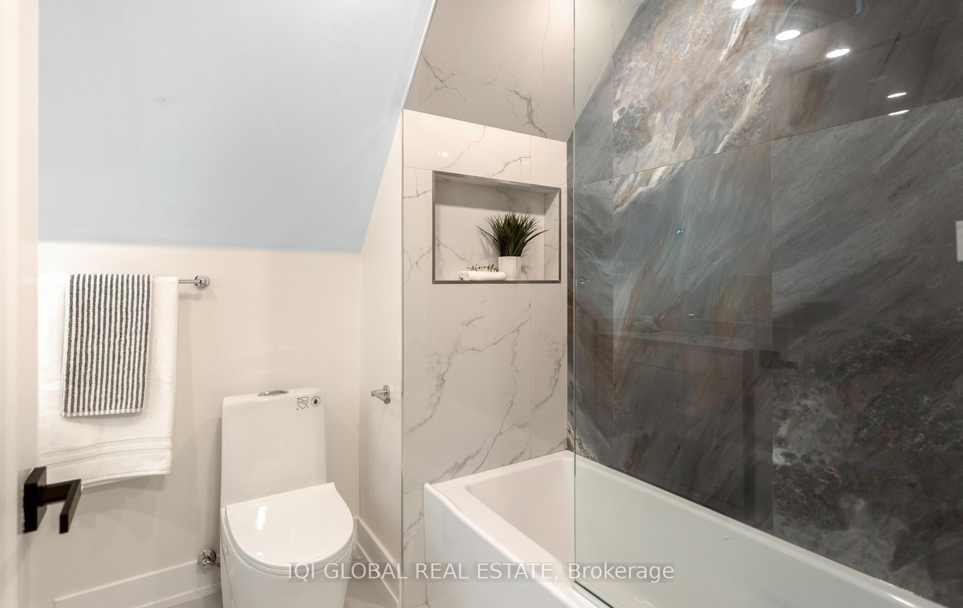 Photo 27 of 504 Brucedale Avenue E, Hamilton, Eastmount — HOMEH