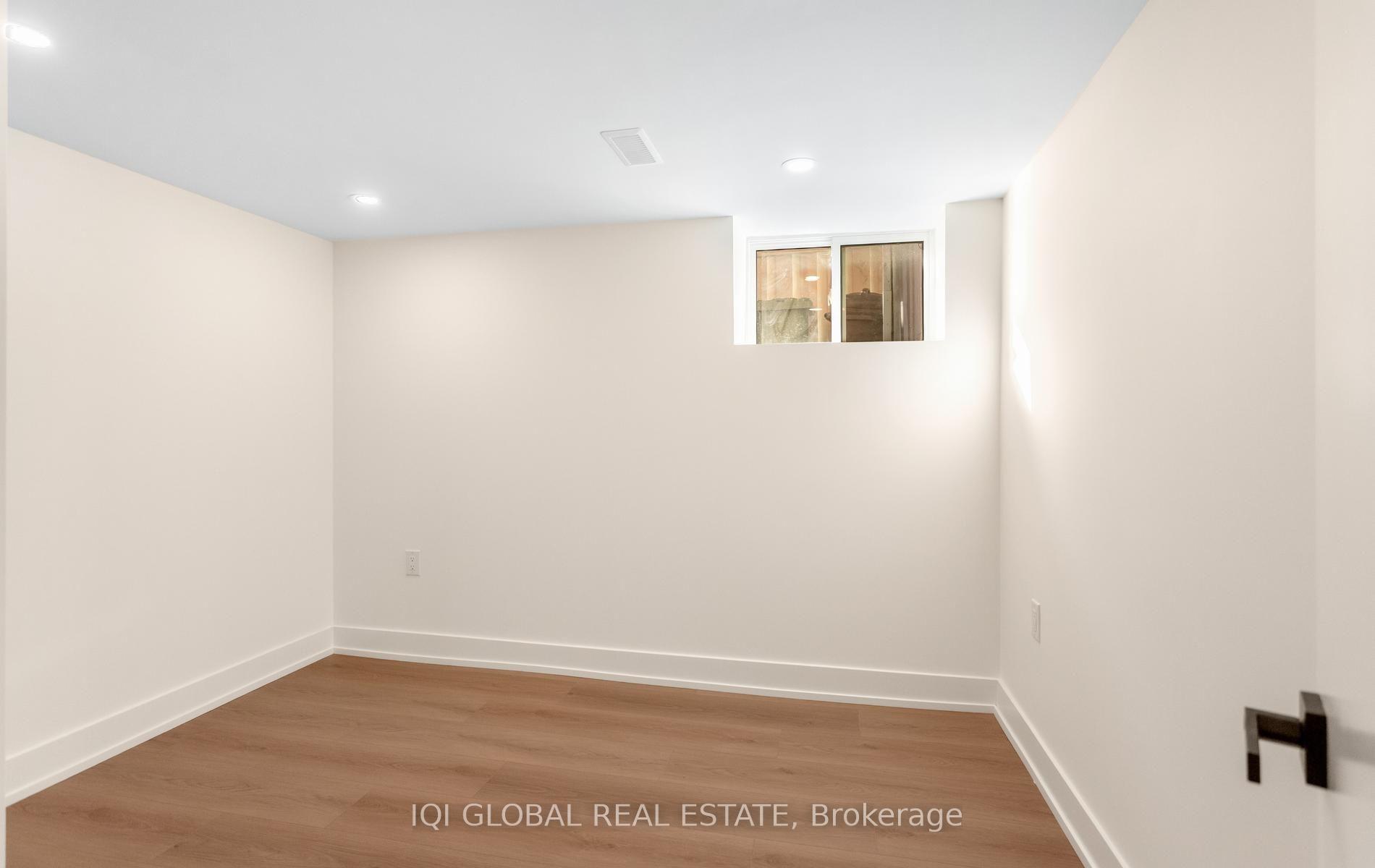 Photo 37 of 504 Brucedale Avenue E, Hamilton, Eastmount — HOMEH