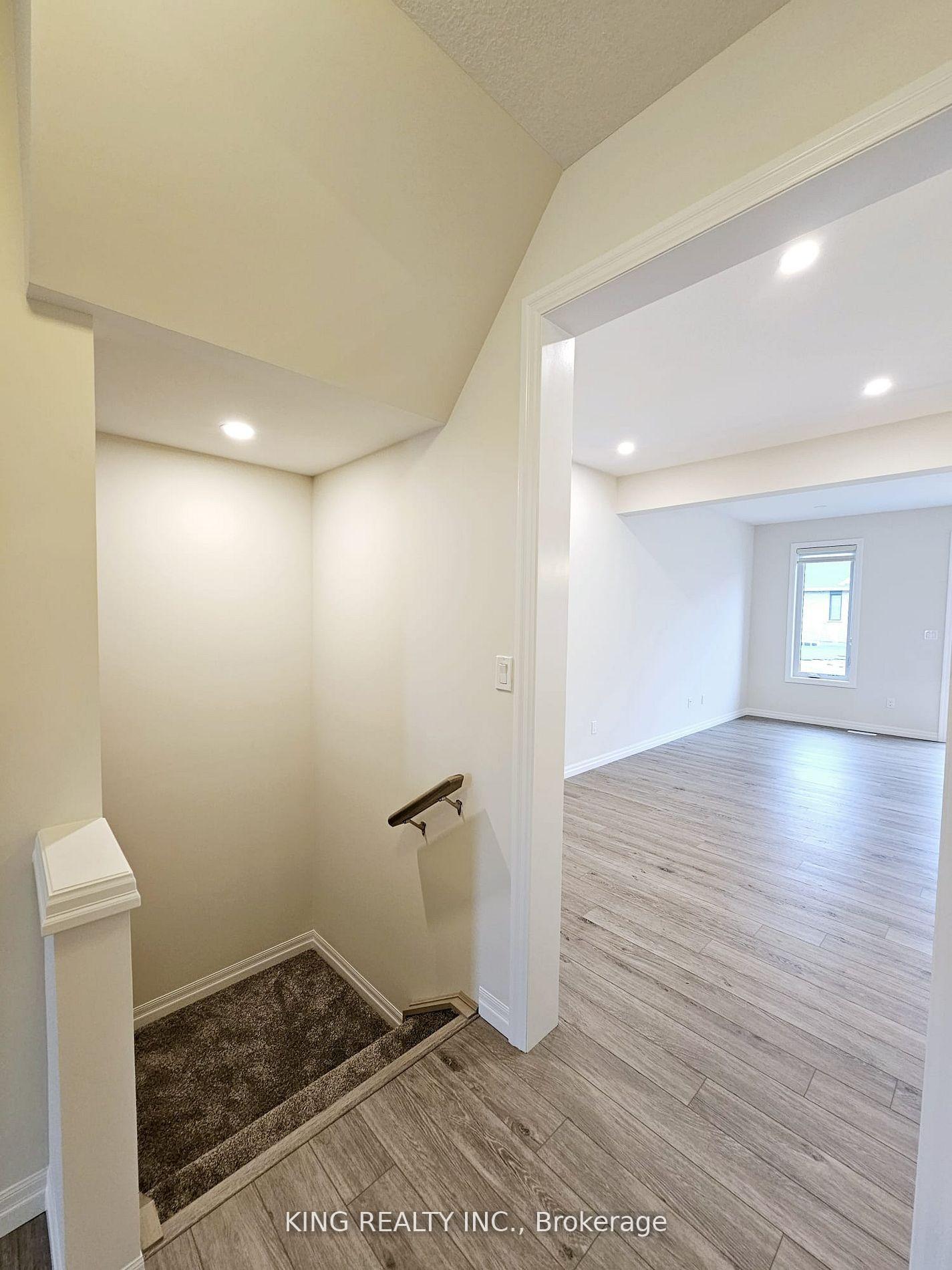 Photo 5 of 214 Renaissance Drive, St. Thomas — HOMEH