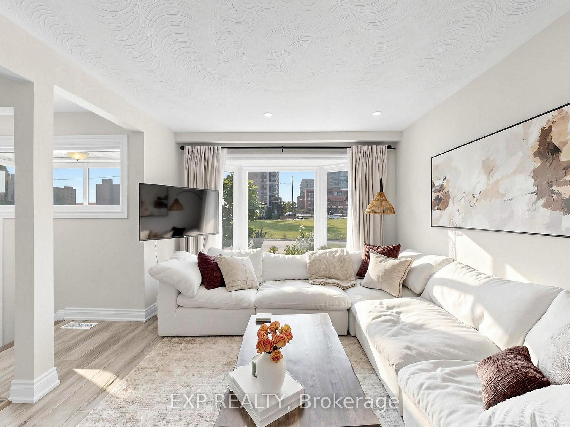 Photo 5 of 175 Penn Avenue, Newmarket, Bristol-London — HOMEH