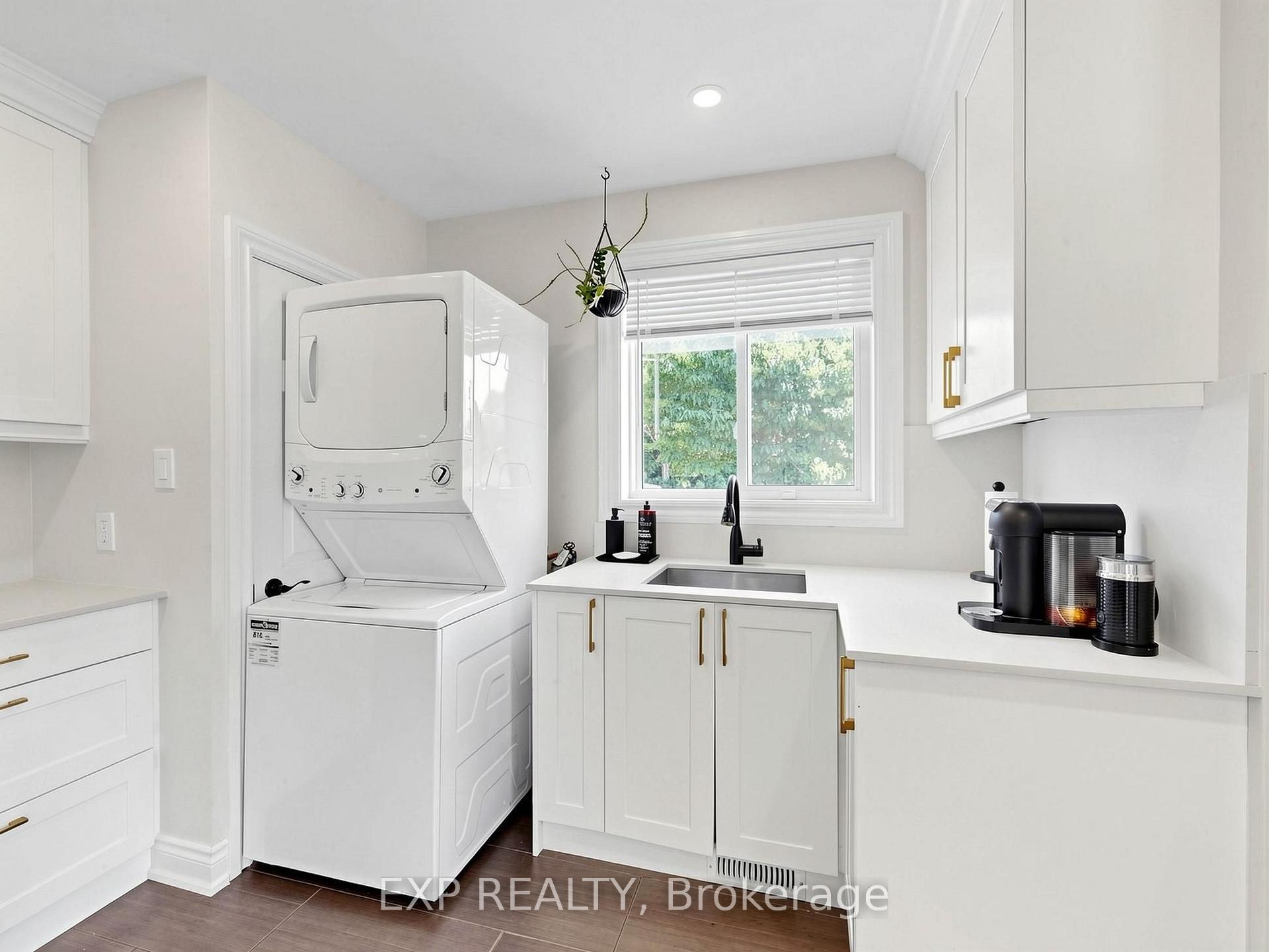 Photo 11 of 175 Penn Avenue, Newmarket, Bristol-London — HOMEH