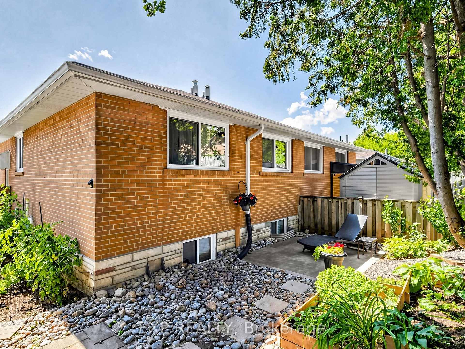 Photo 21 of 175 Penn Avenue, Newmarket, Bristol-London — HOMEH