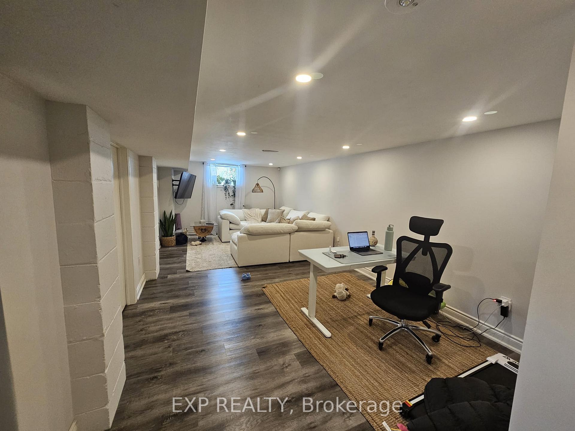 Photo 25 of 175 Penn Avenue, Newmarket, Bristol-London — HOMEH