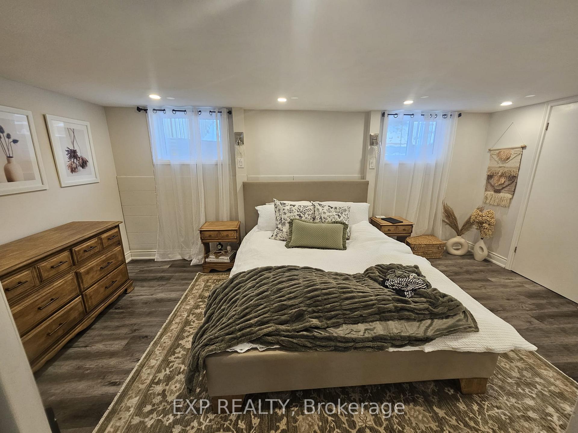 Photo 27 of 175 Penn Avenue, Newmarket, Bristol-London — HOMEH