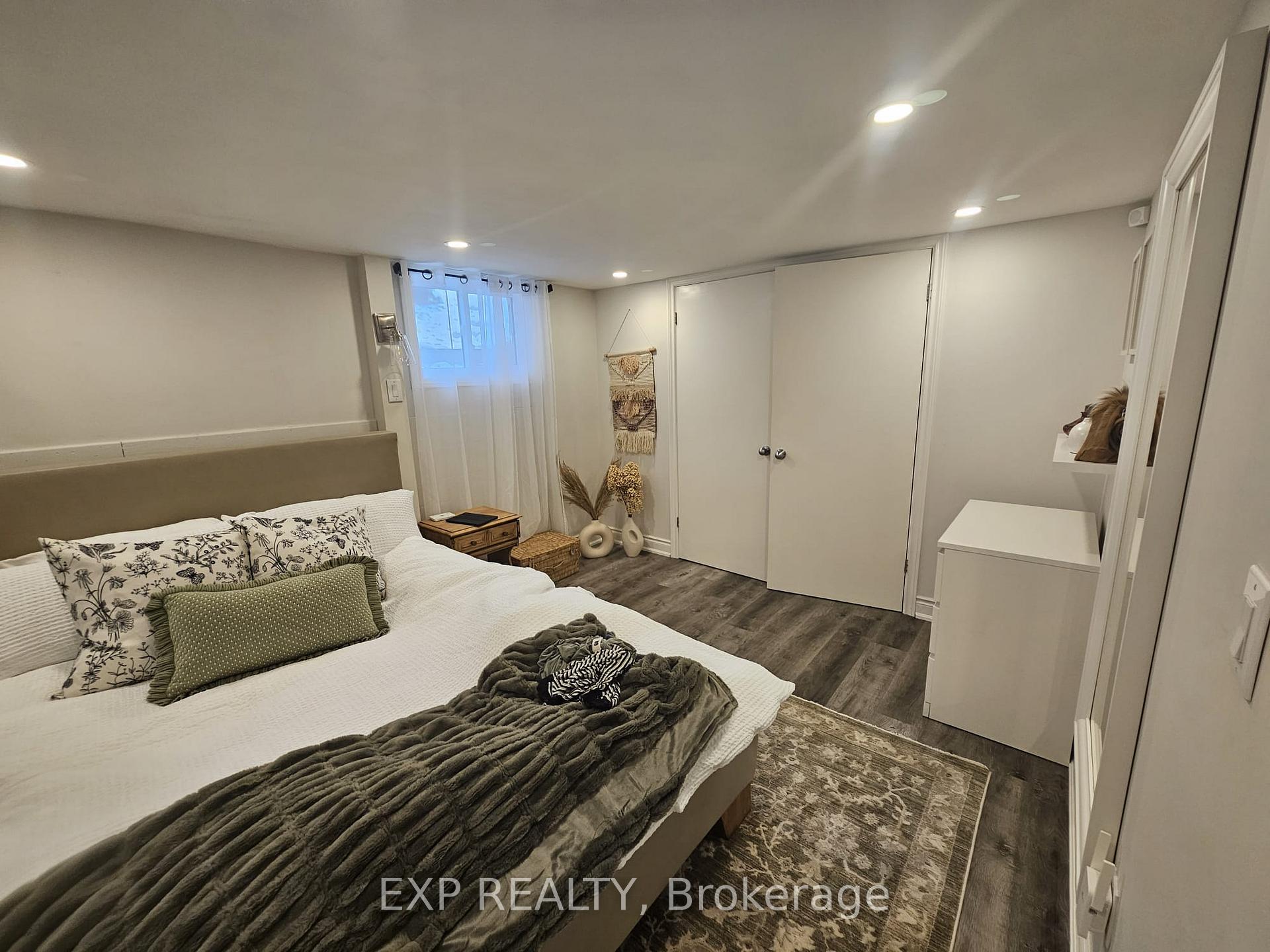 Photo 28 of 175 Penn Avenue, Newmarket, Bristol-London — HOMEH