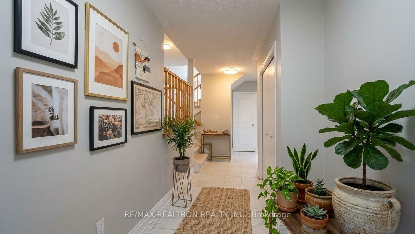 Photo 6 of 513 Labrador Drive, Oshawa, Donevan — HOMEH