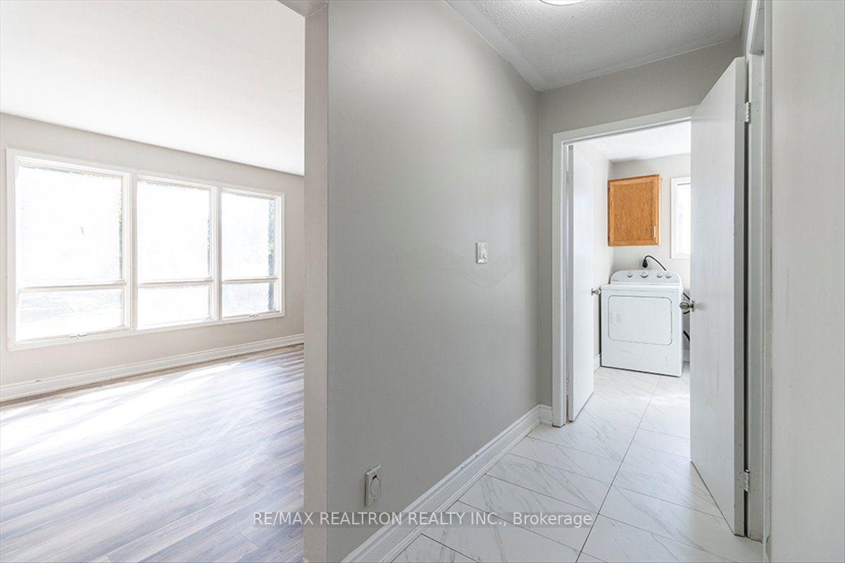 Photo 8 of 513 Labrador Drive, Oshawa, Donevan — HOMEH